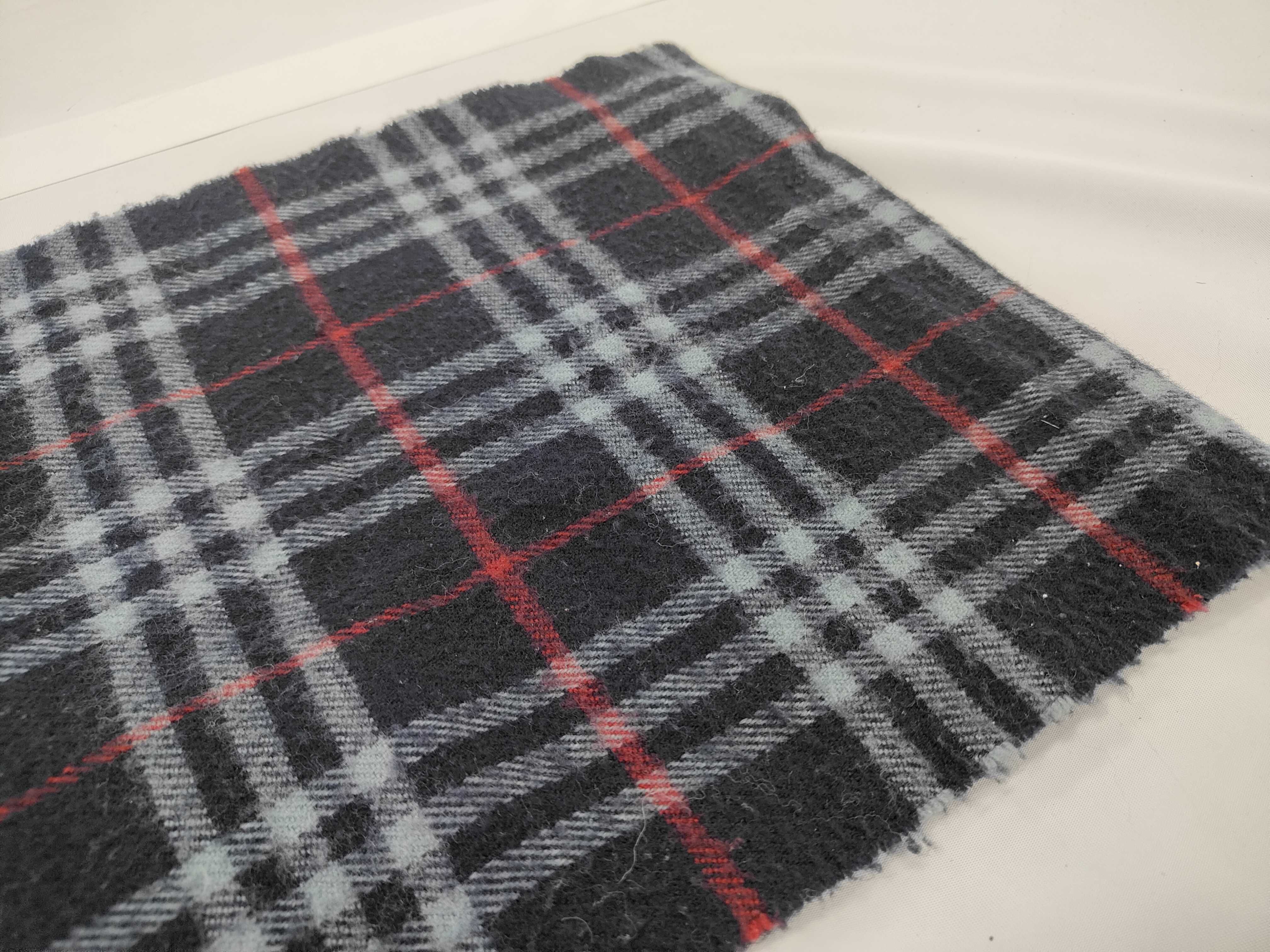 Vintage Burberrys of London Lambswool Scarf in Navy Plaid