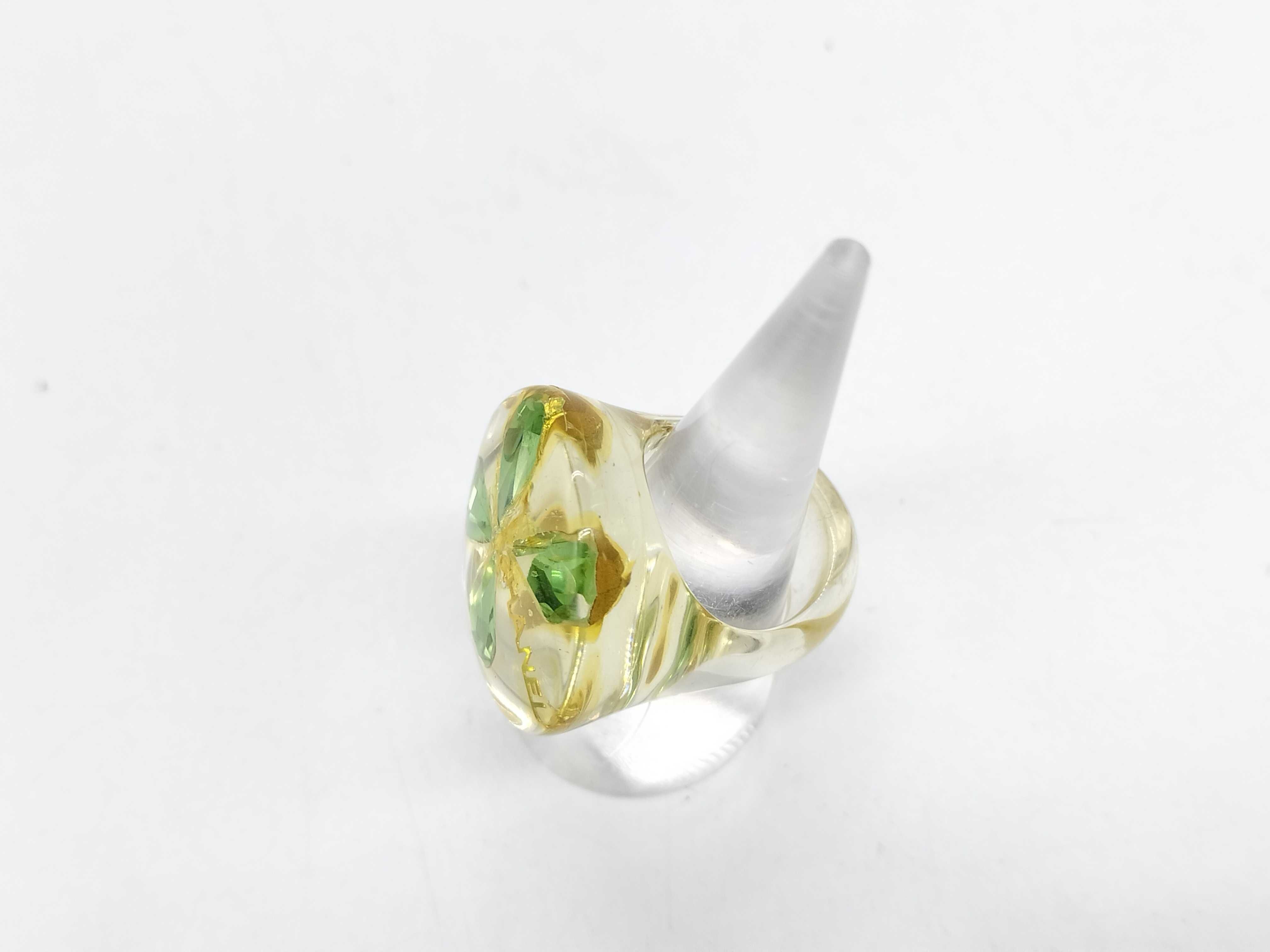 Chanel Vintage Resin Quatrefoil Clover Statement Ring