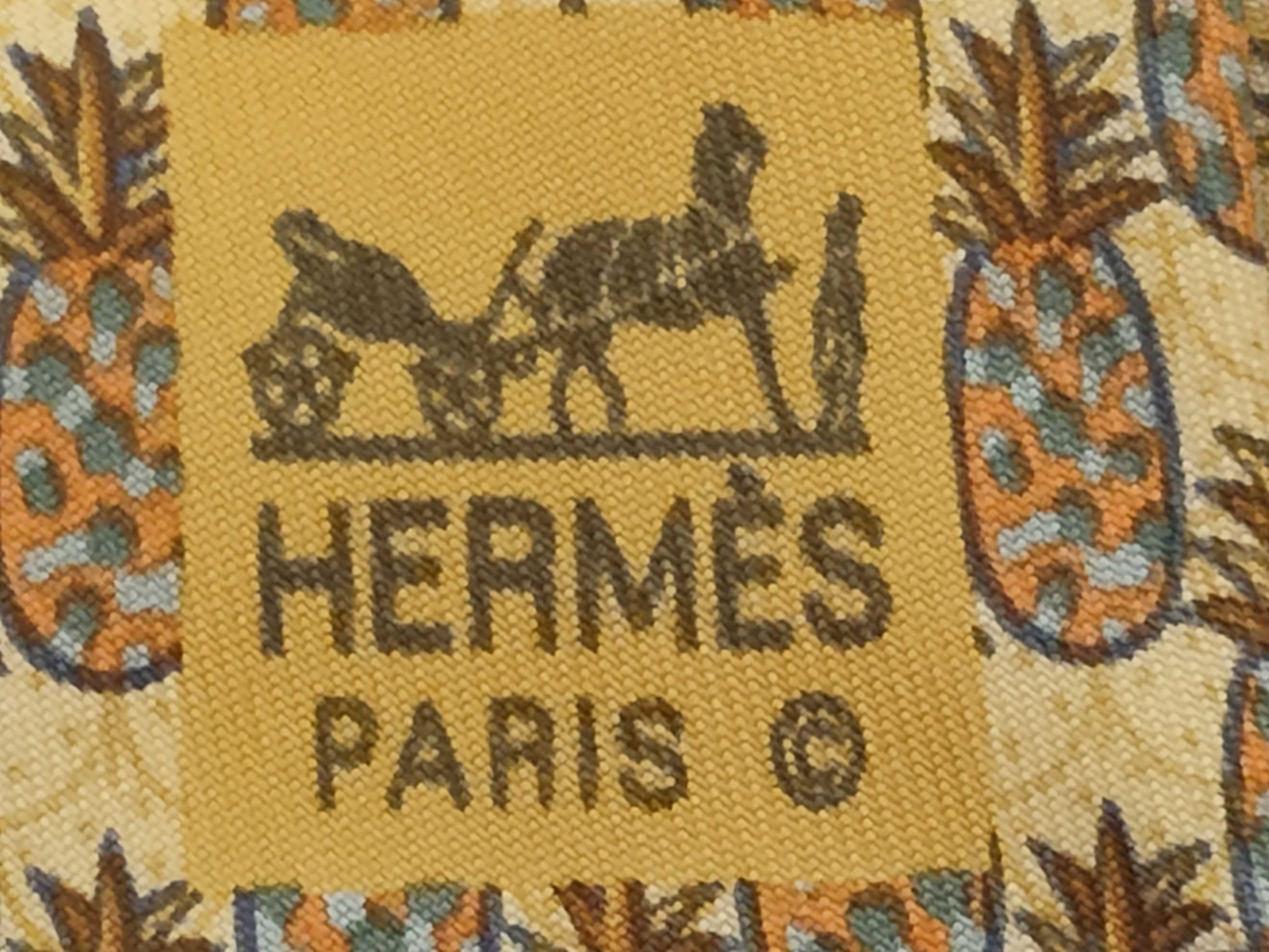 Hermes 7612 TA Pineapple Motif Silk Tie