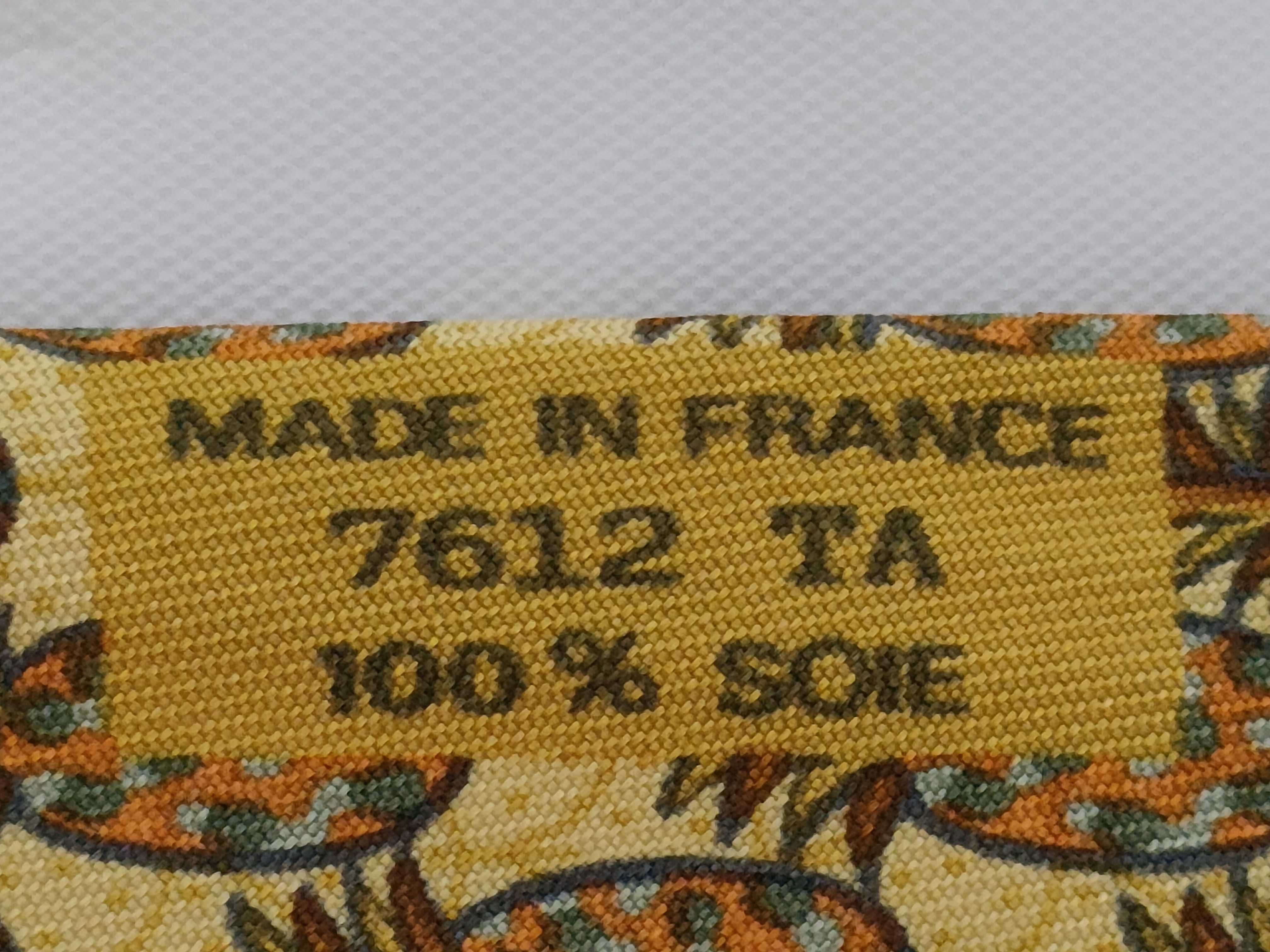 Hermes 7612 TA Pineapple Motif Silk Tie