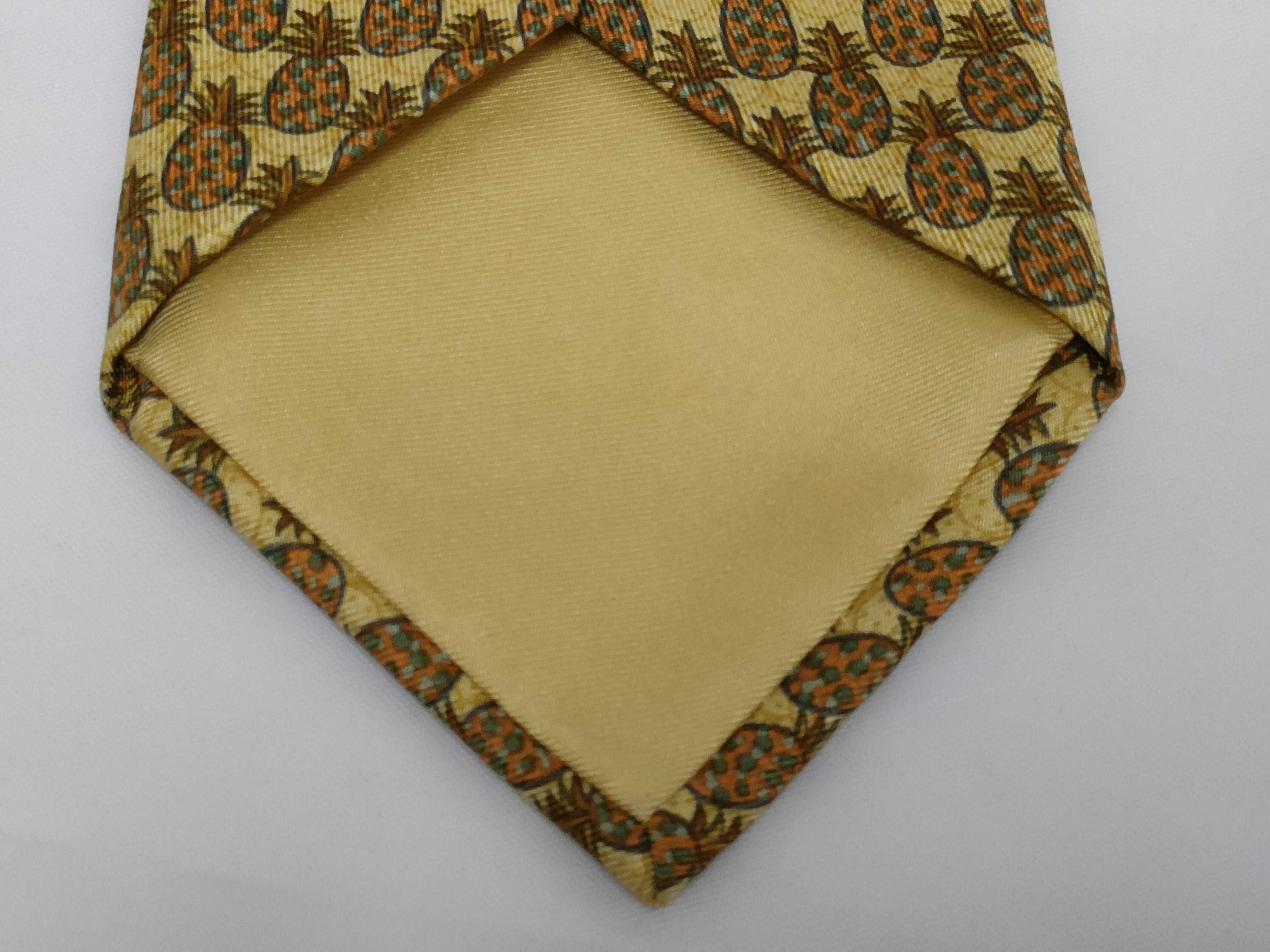 Hermes 7612 TA Pineapple Motif Silk Tie