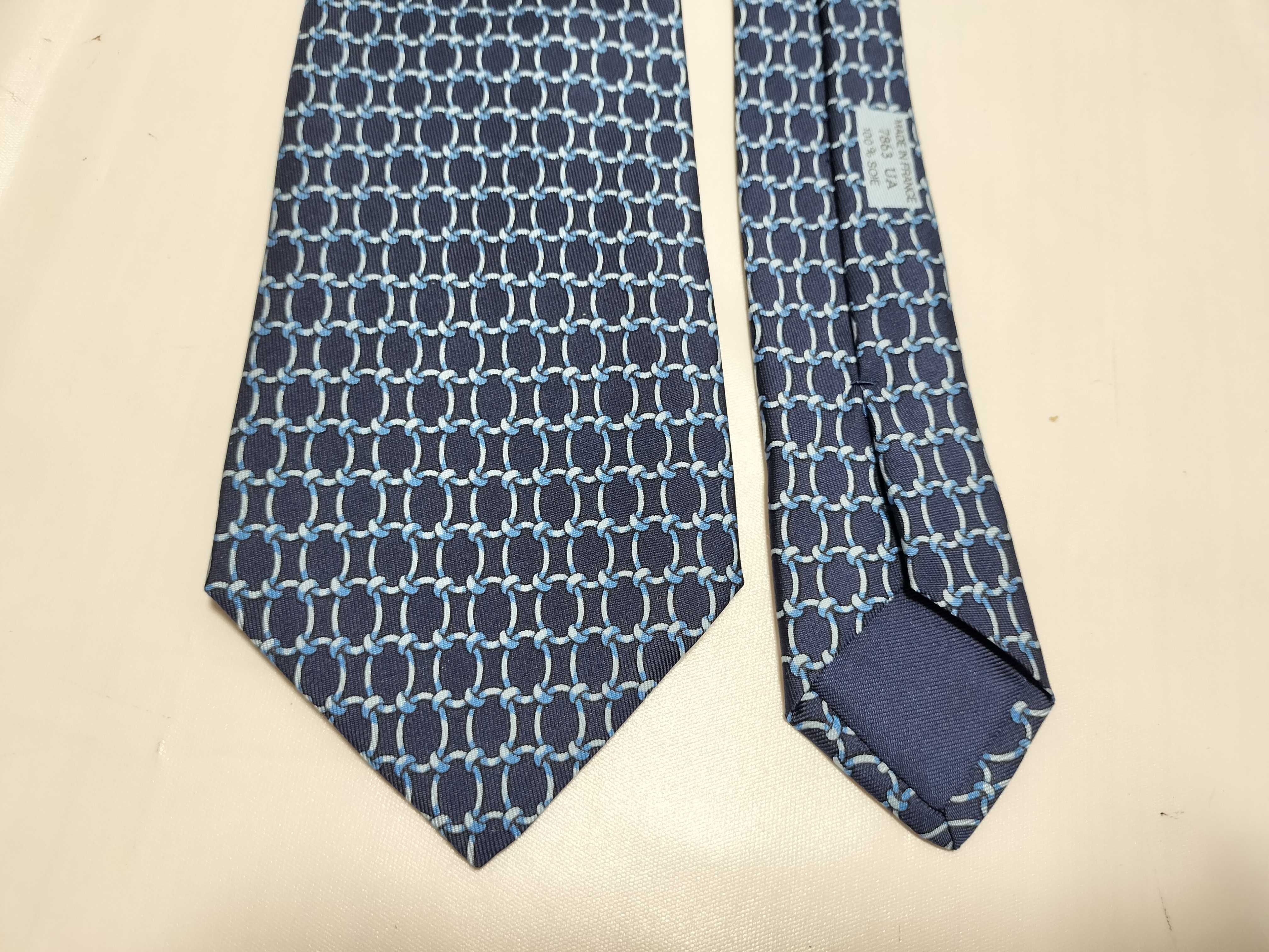 Hermes Paris Silk Necktie in Interlocking Chain Link Pattern