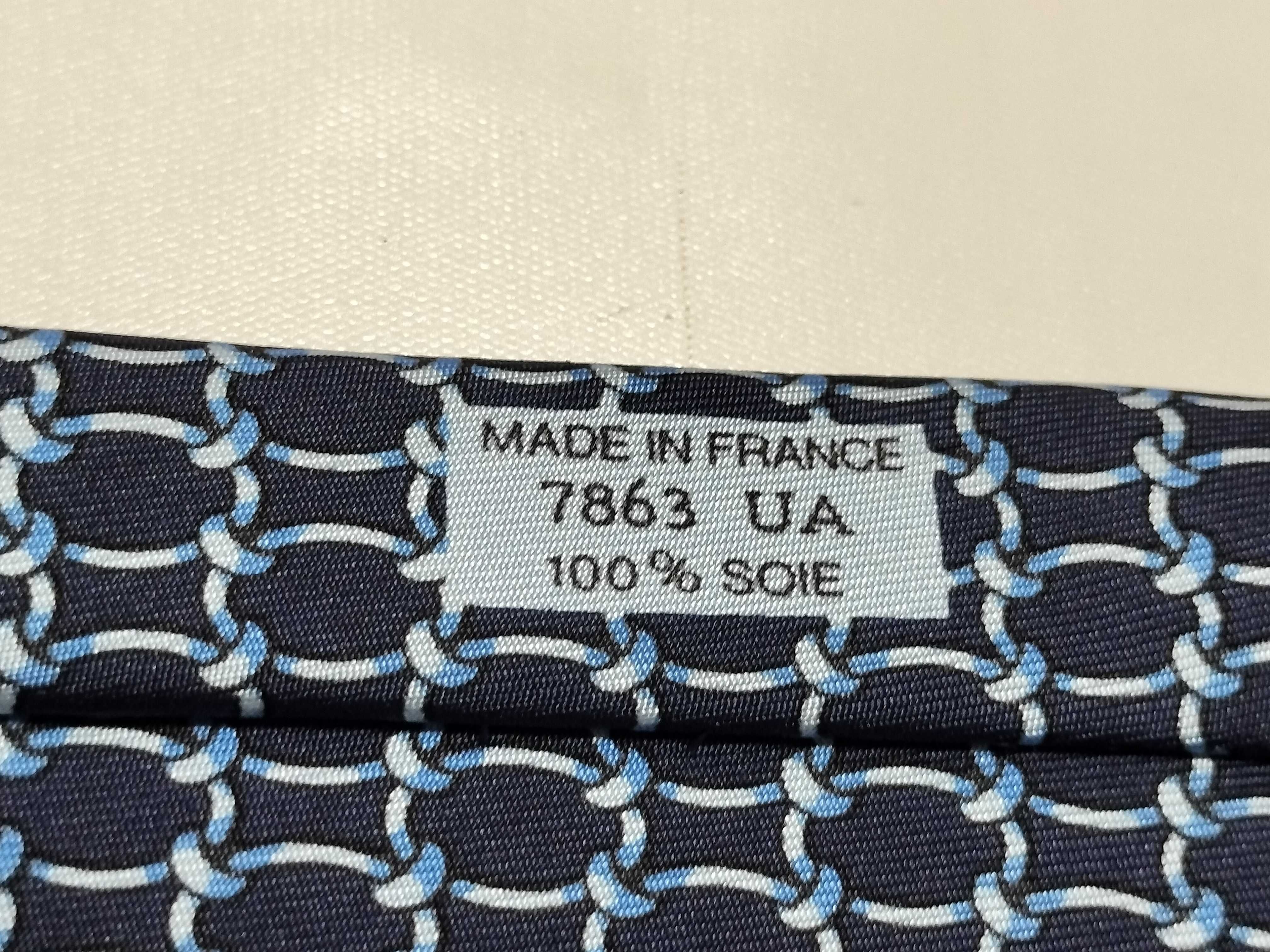 Hermes Paris Silk Necktie in Interlocking Chain Link Pattern