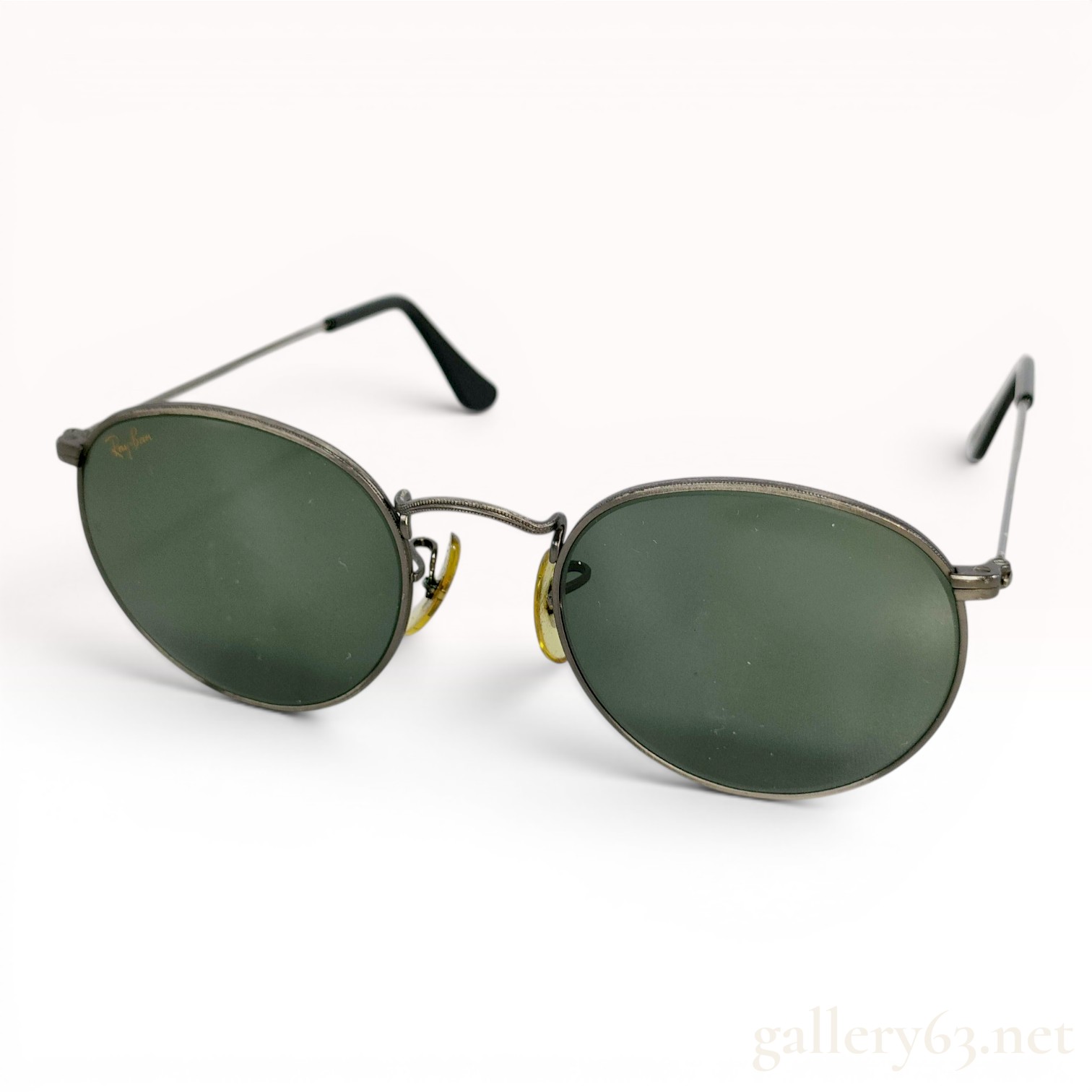 A Pair of Vintage Bausch and Lomb Ray-Ban W1295 Oval Metal Sunglasses
