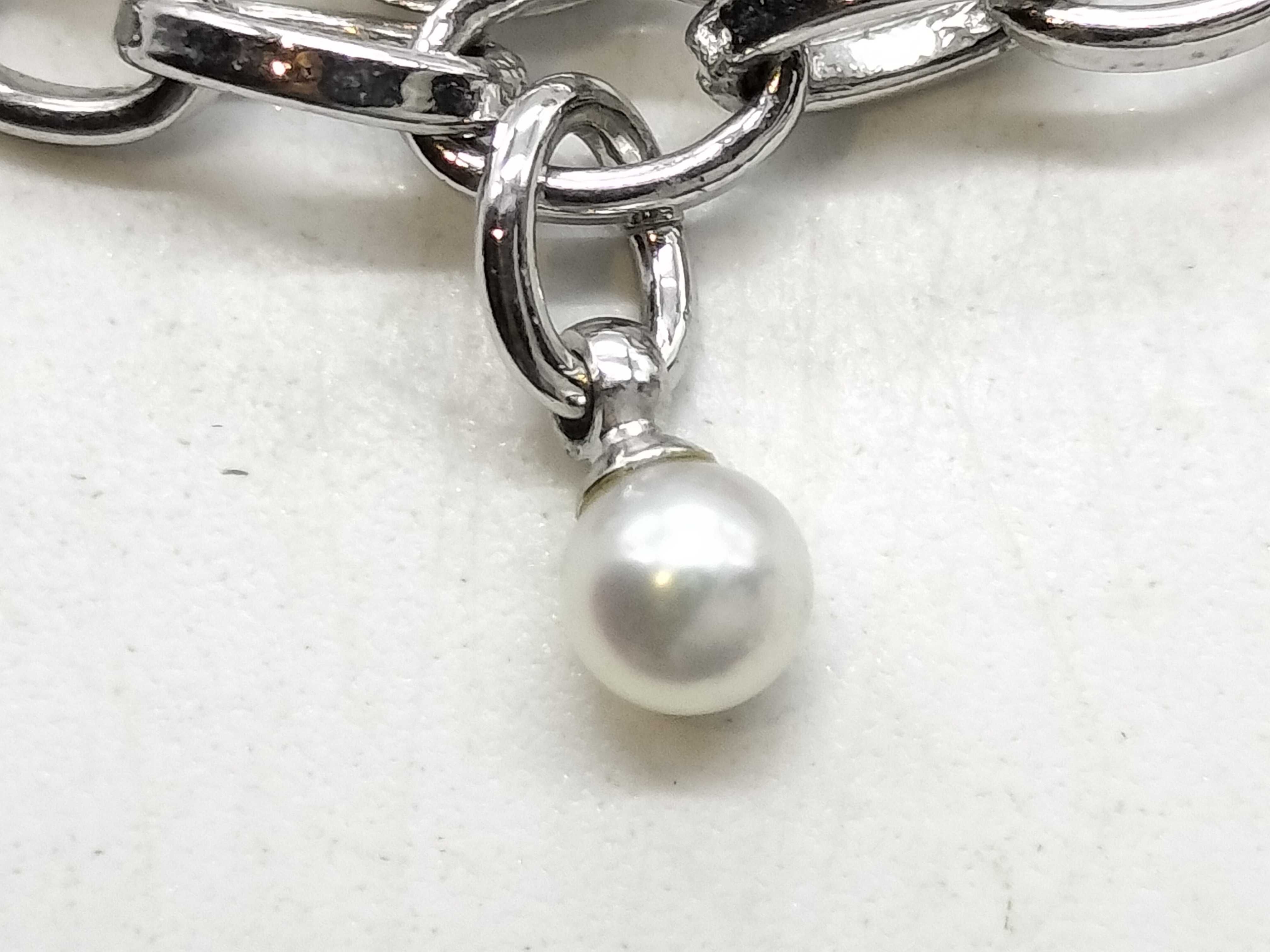 Mikimoto Pearl and Enamel Four-Leaf Clover Mobile Phone Jack Charm