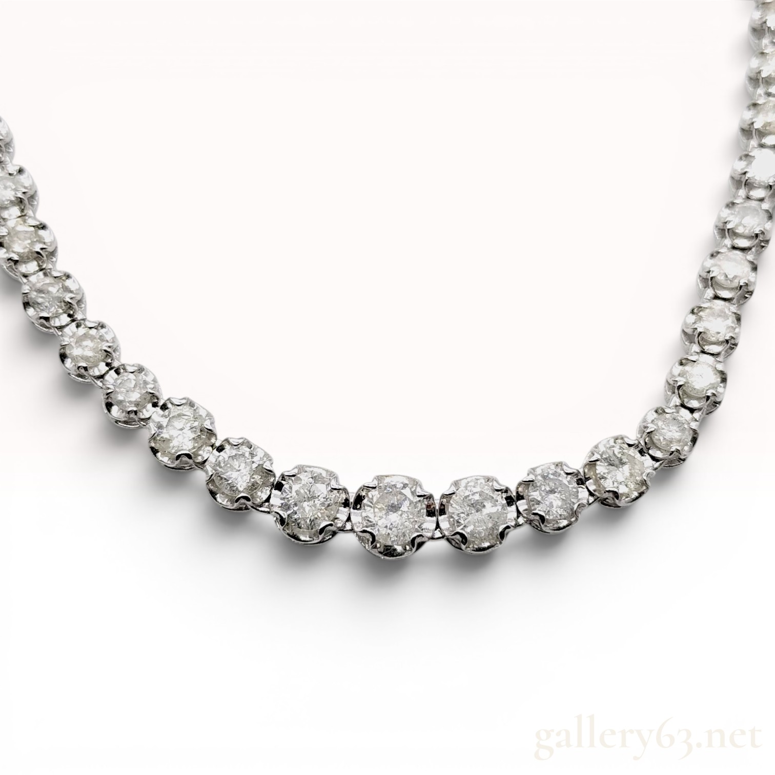 18K White Gold Graduated Diamond Tennis Necklace 5.00 CTW