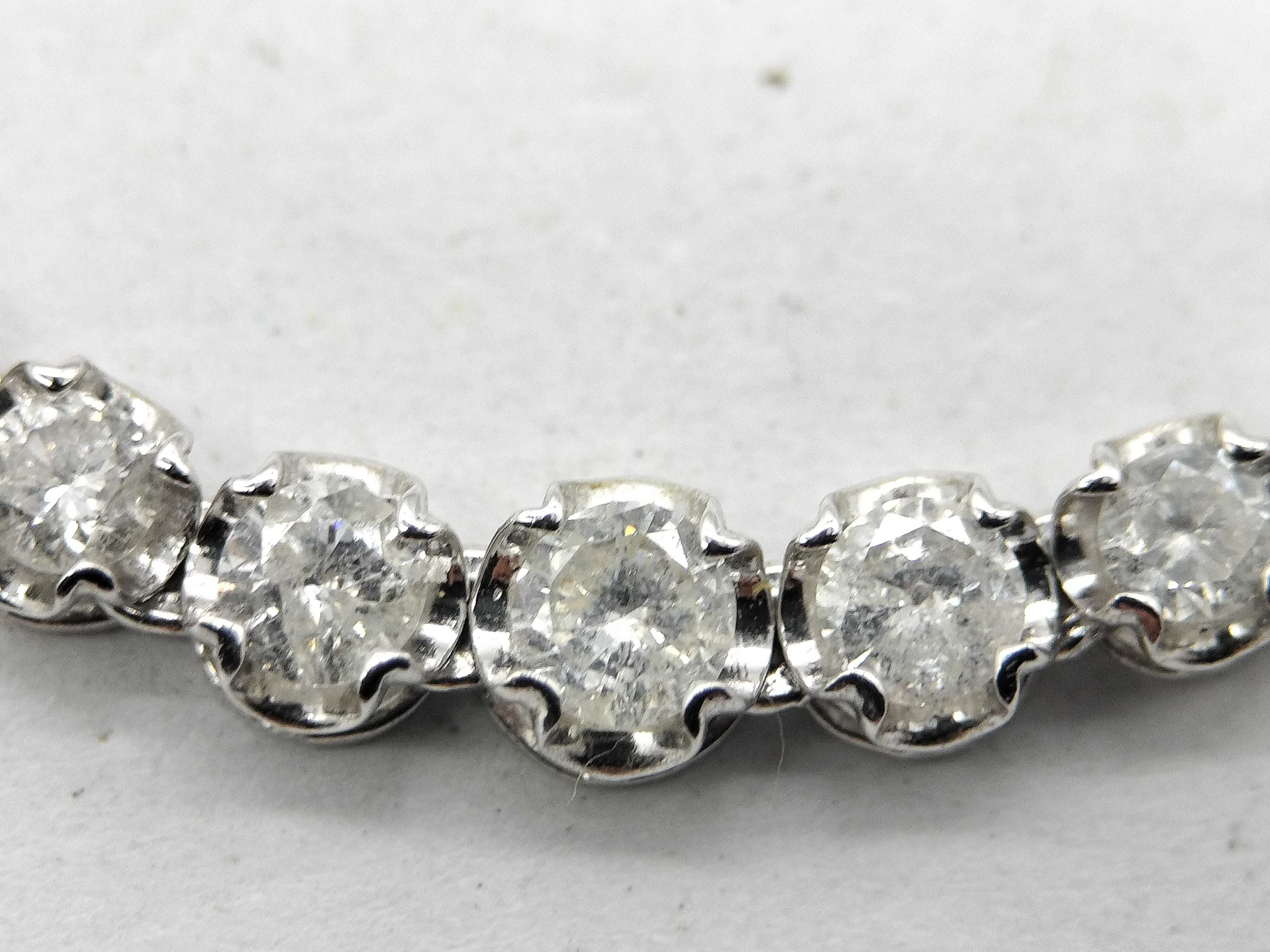 18K White Gold Graduated Diamond Tennis Necklace 5.00 CTW
