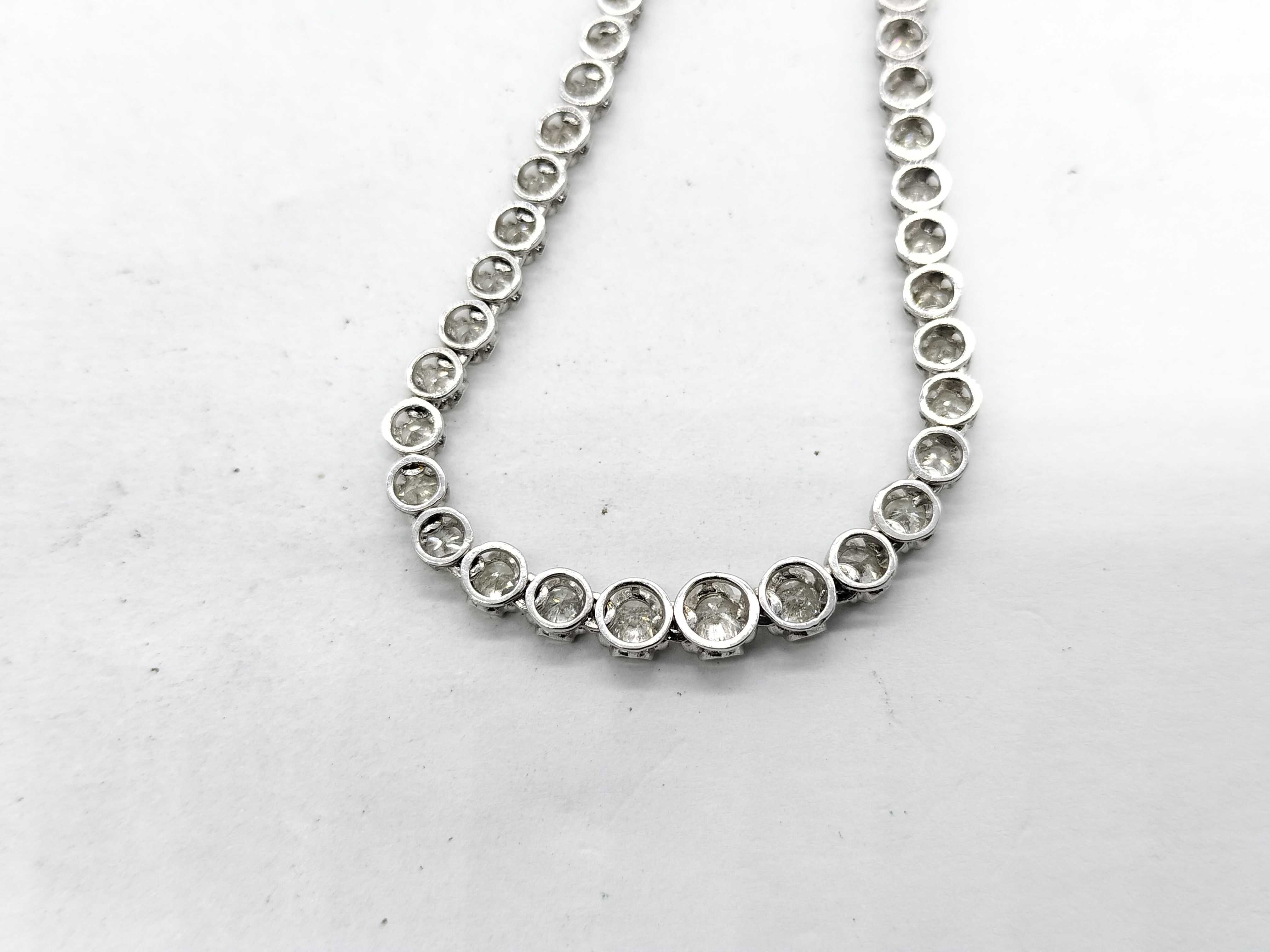 18K White Gold Graduated Diamond Tennis Necklace 5.00 CTW