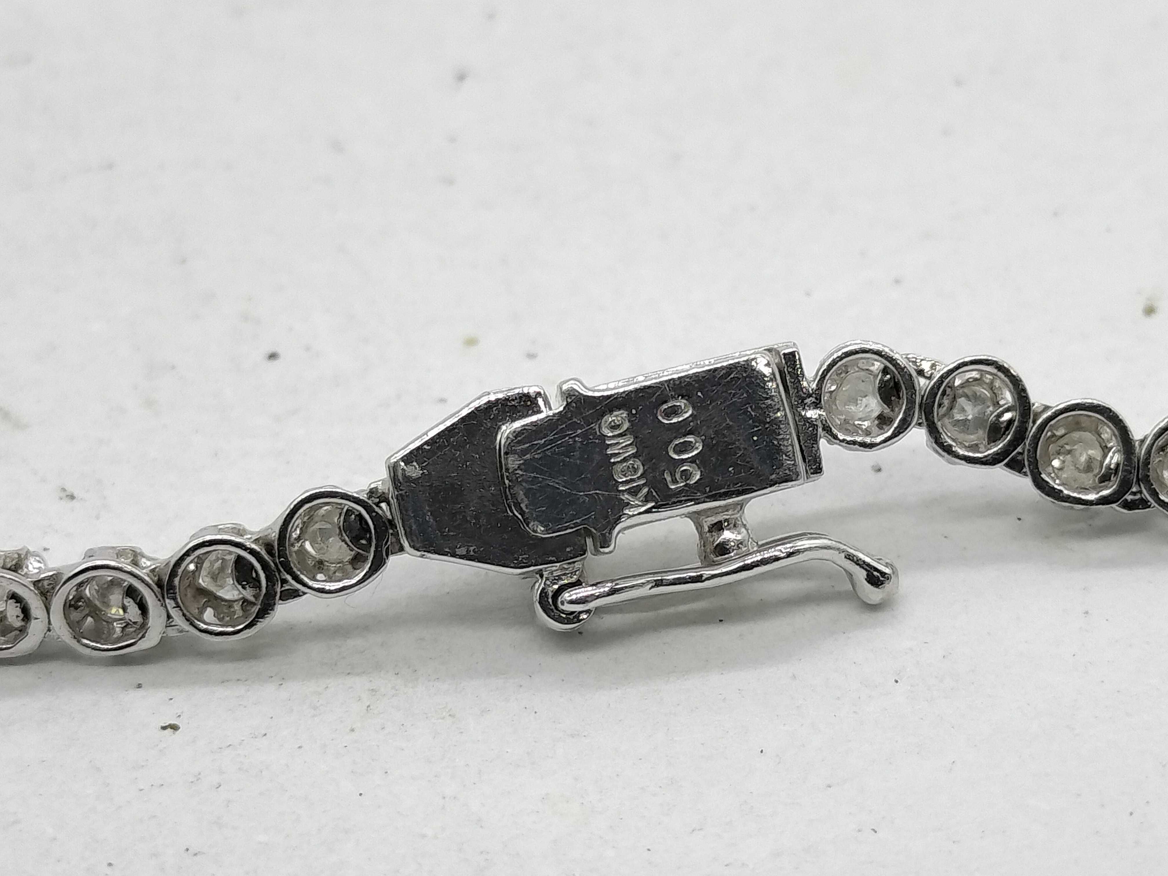 18K White Gold Graduated Diamond Tennis Necklace 5.00 CTW