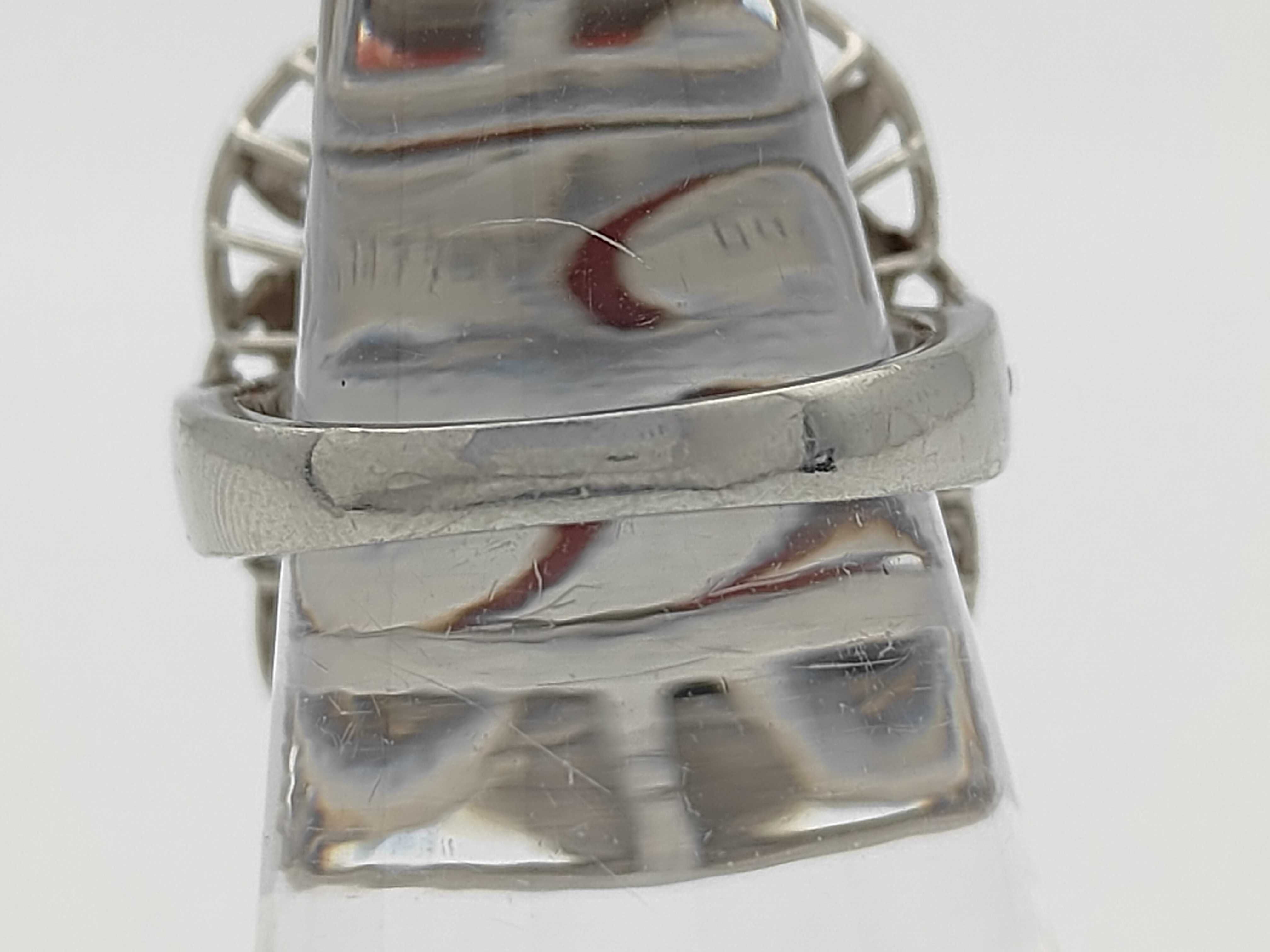 Antique Red Coral and Diamond Cocktail Ring in Pt900 Platinum