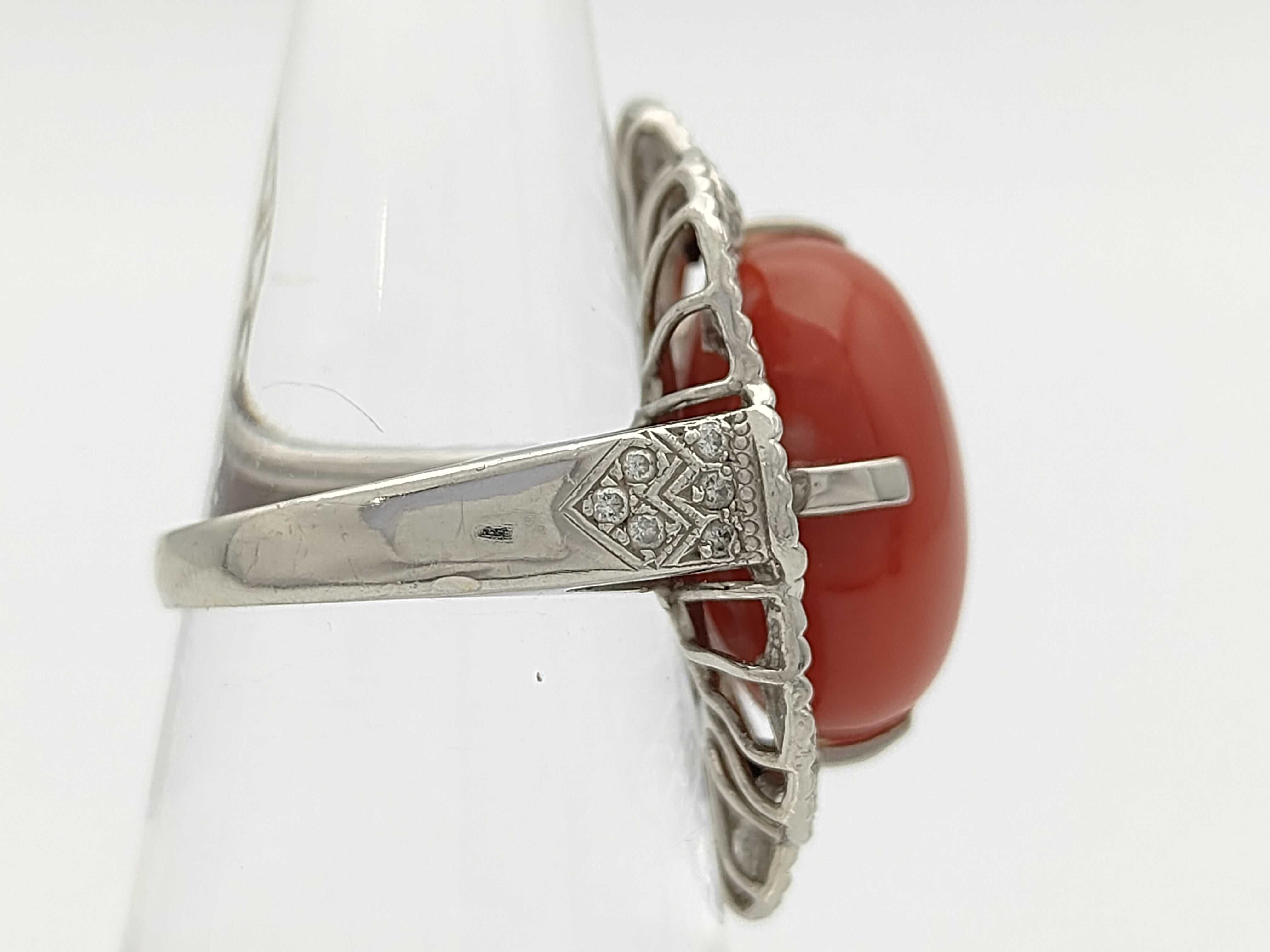 Antique Red Coral and Diamond Cocktail Ring in Pt900 Platinum