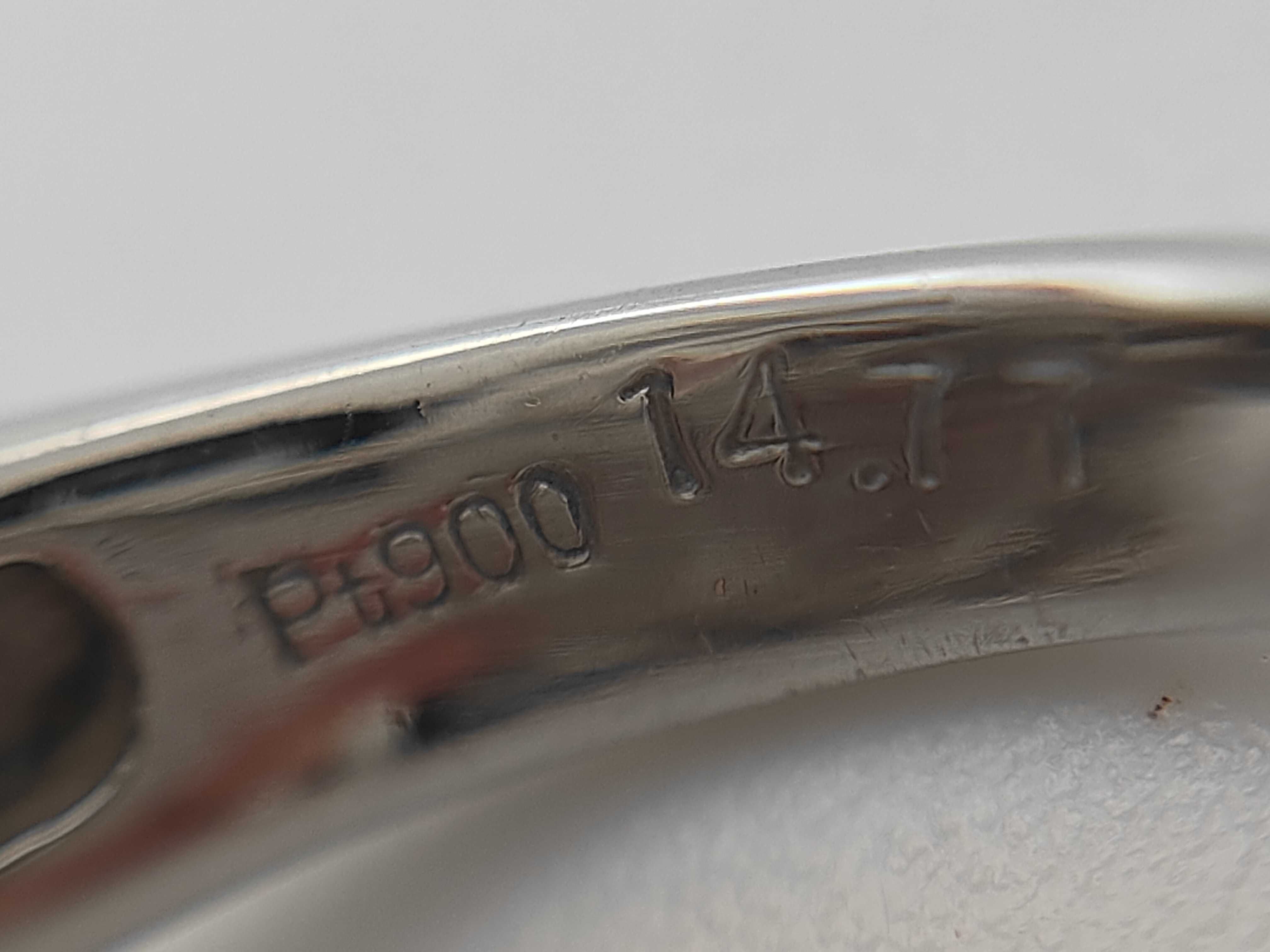 Antique Red Coral and Diamond Cocktail Ring in Pt900 Platinum