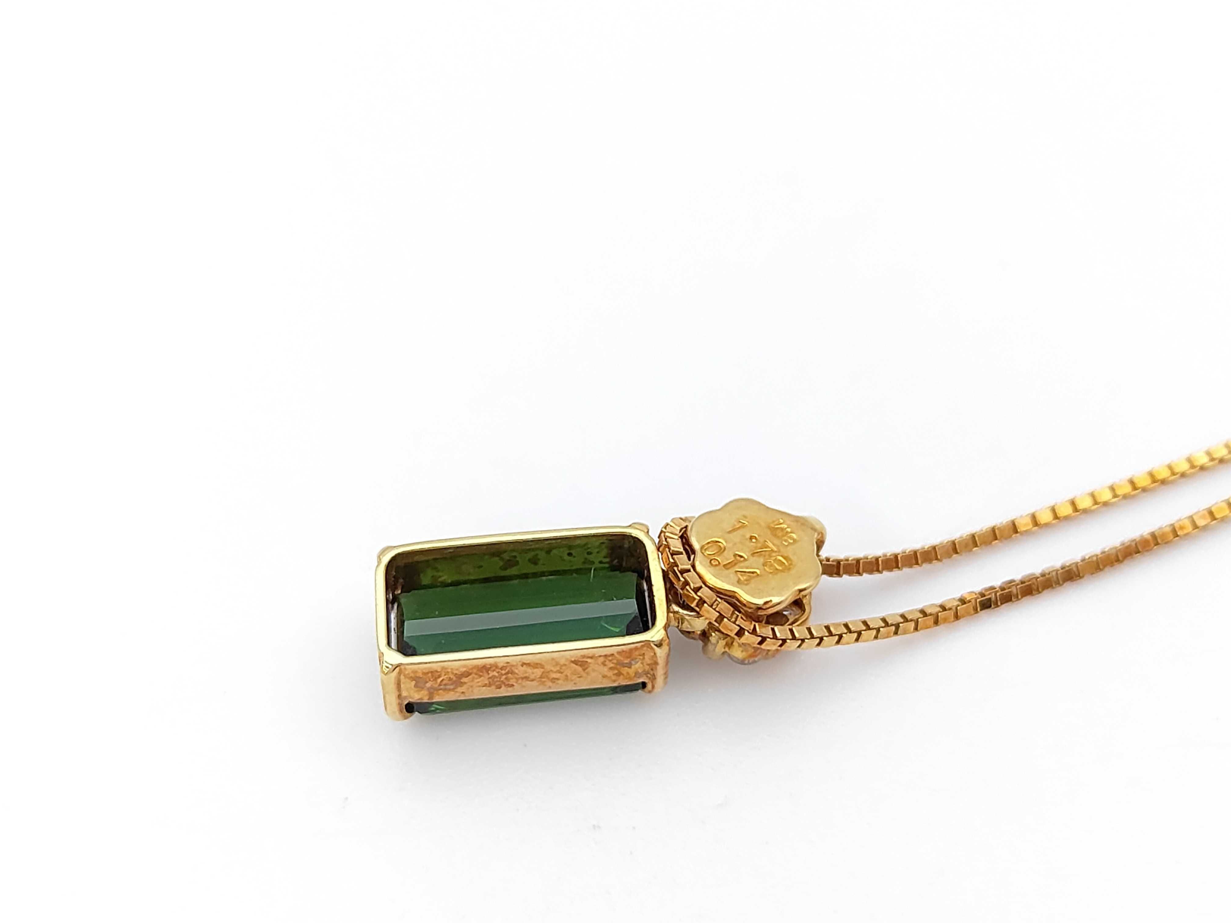 18 Karat Yellow Gold Green Tourmaline and Diamond Pendant Necklace