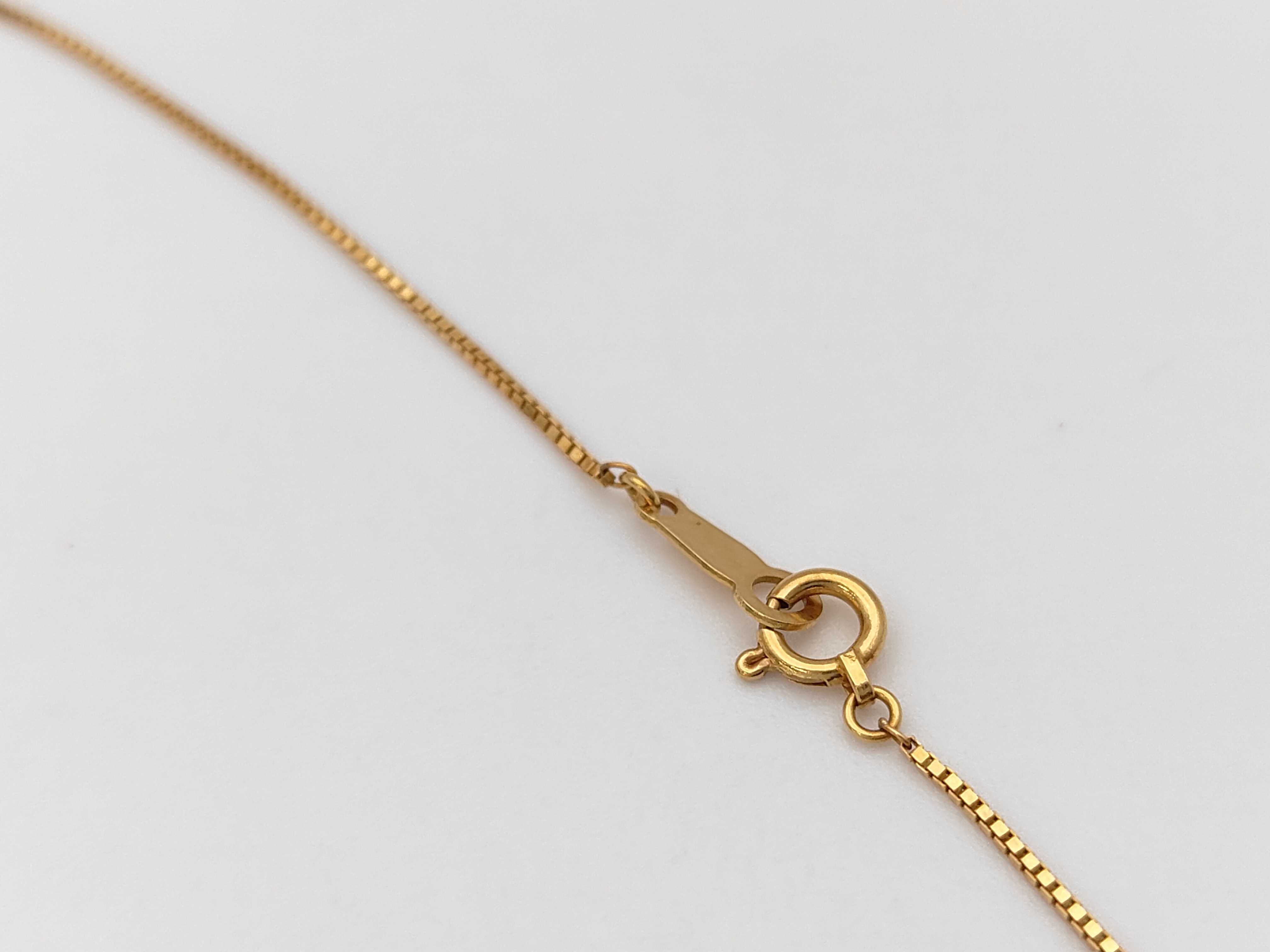 18 Karat Yellow Gold Green Tourmaline and Diamond Pendant Necklace