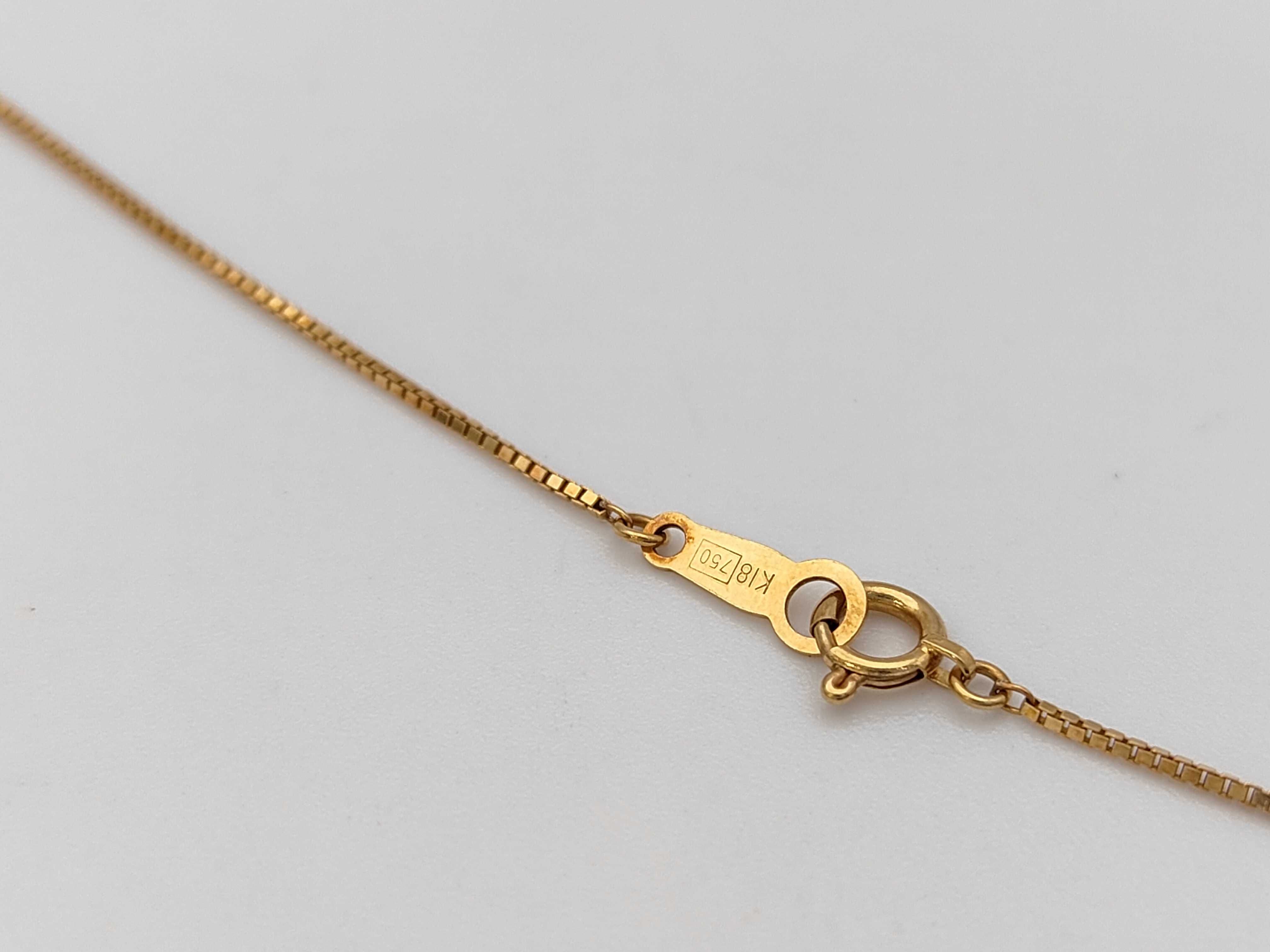 18 Karat Yellow Gold Green Tourmaline and Diamond Pendant Necklace