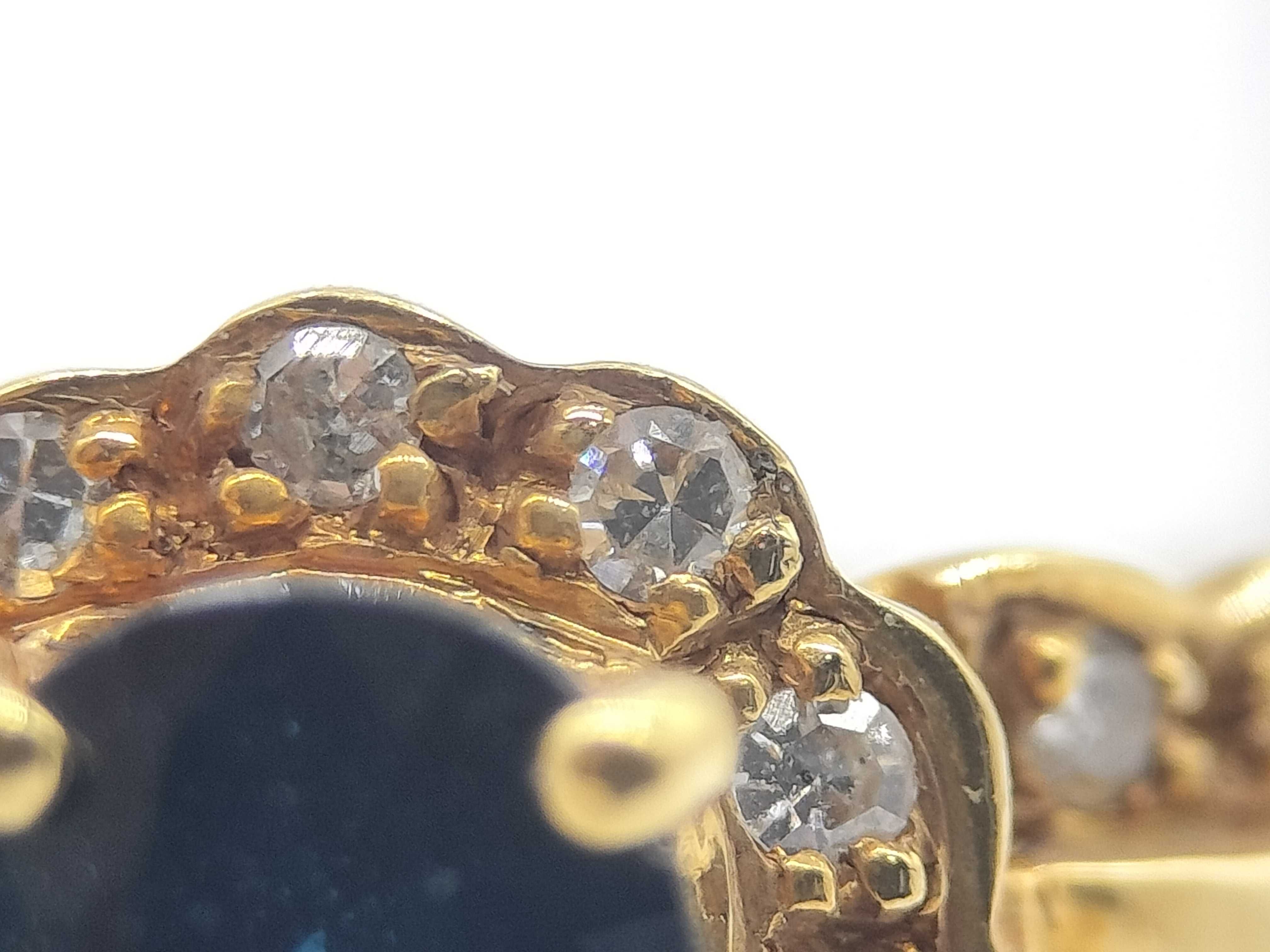 18K Yellow Gold 1.33 Carat Natural Sapphire and Diamond Halo Ring