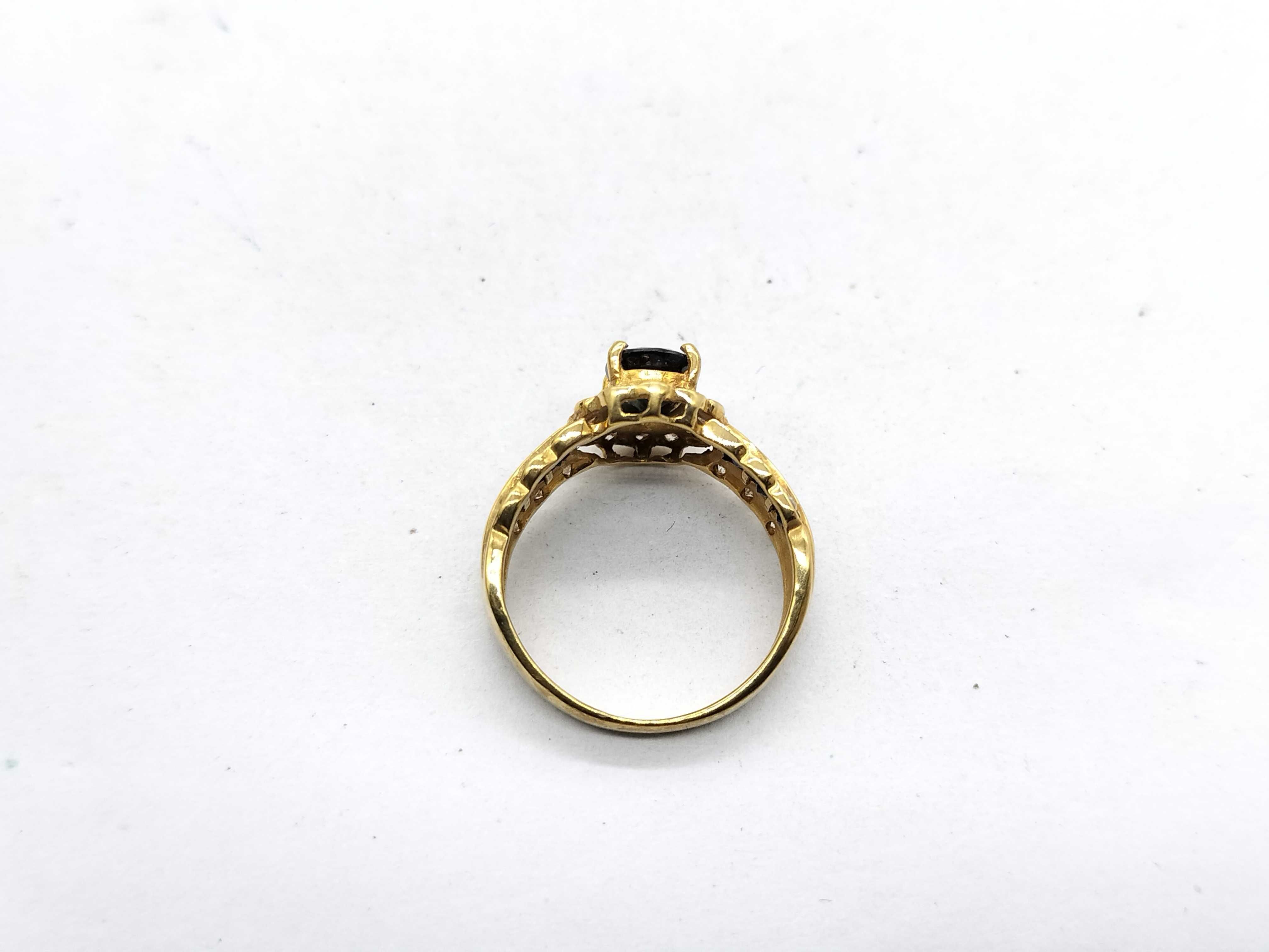 18K Yellow Gold 1.33 Carat Natural Sapphire and Diamond Halo Ring