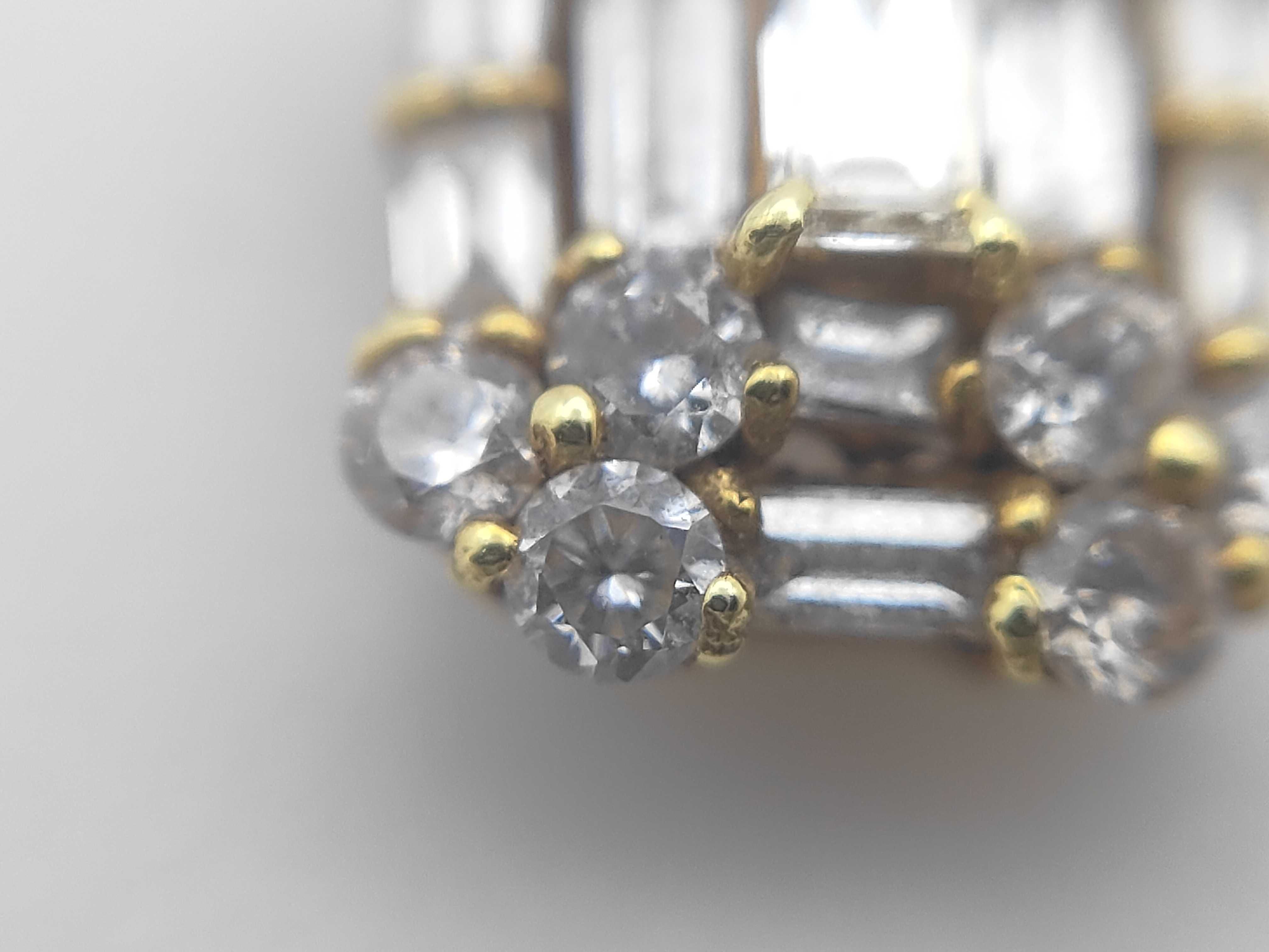 18 Karat Yellow Gold and 0.50 Carat Diamond Cluster Pendant Necklace