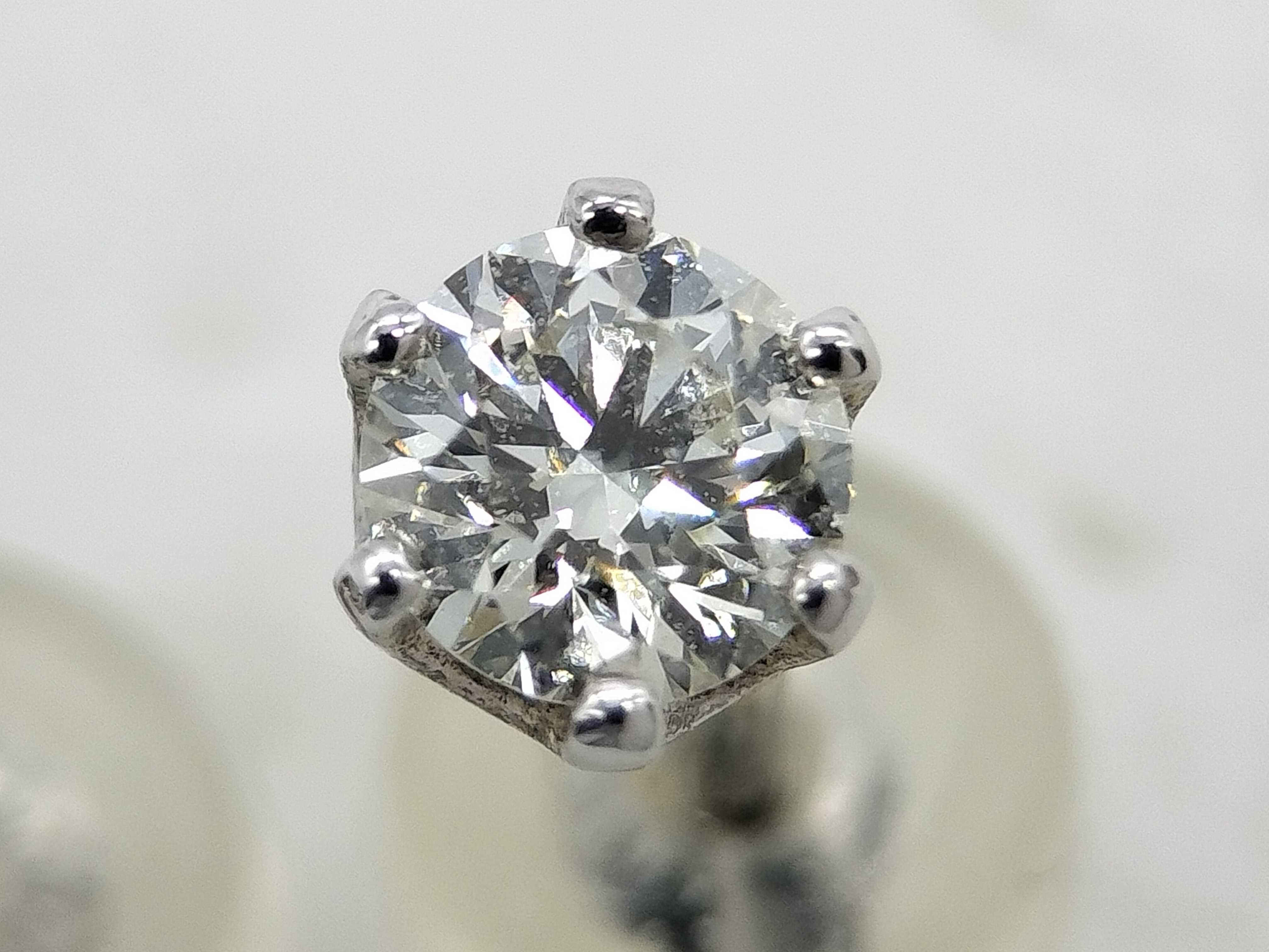A Pair of Diamond and Pt900 Platinum Stud Earrings