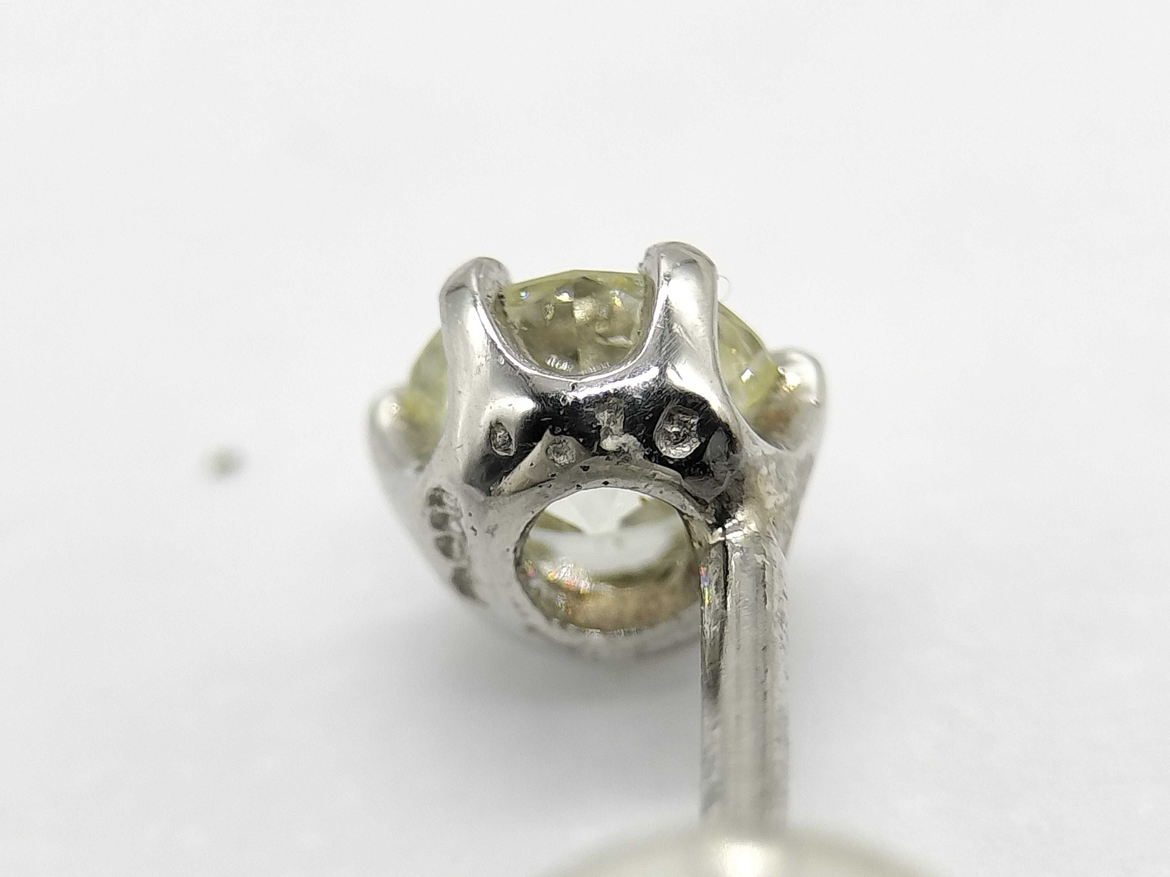 A Pair of Diamond and Pt900 Platinum Stud Earrings