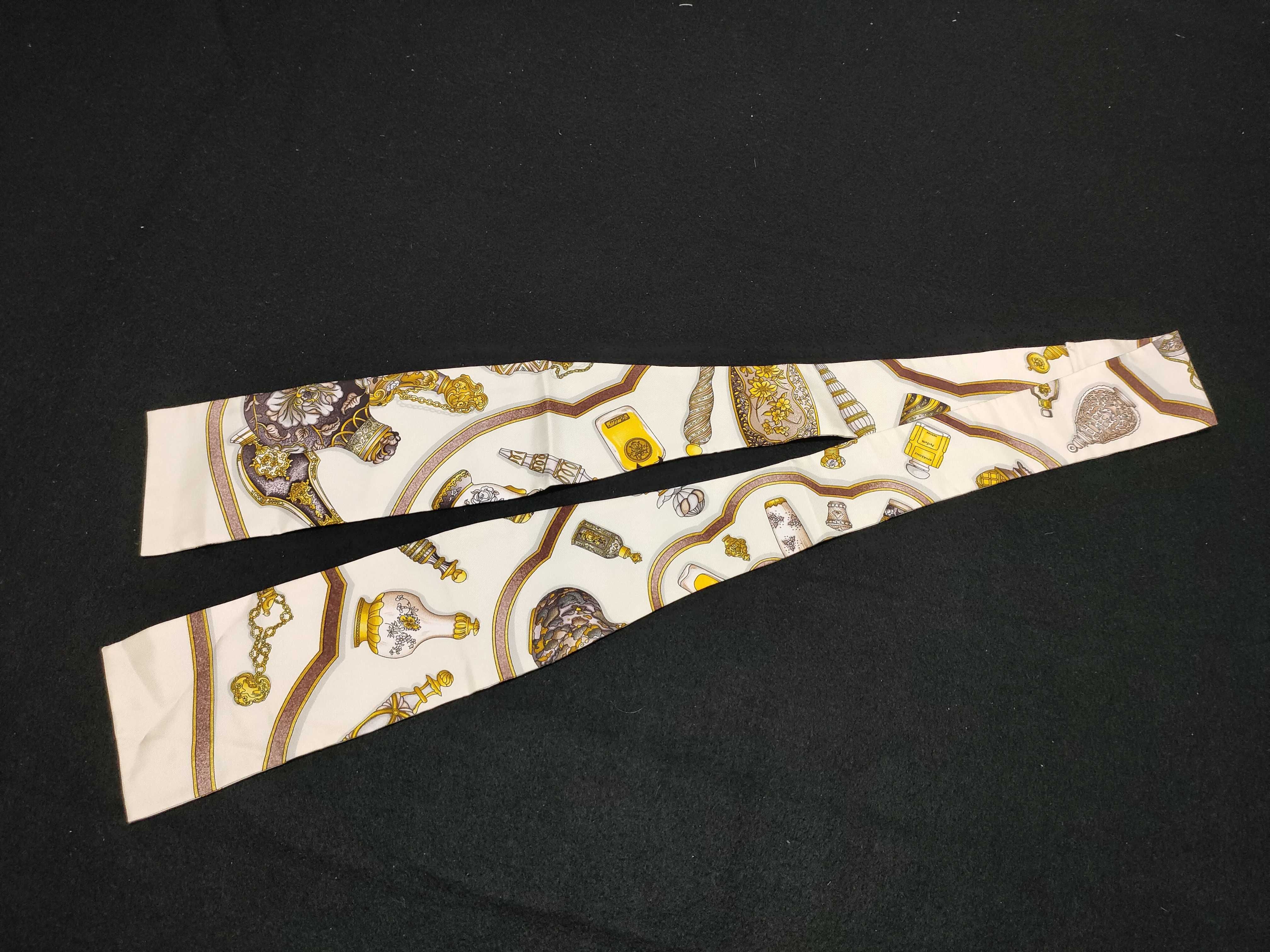 Hermes Silk Twilly Scarf Qu'importe le flacon Pattern