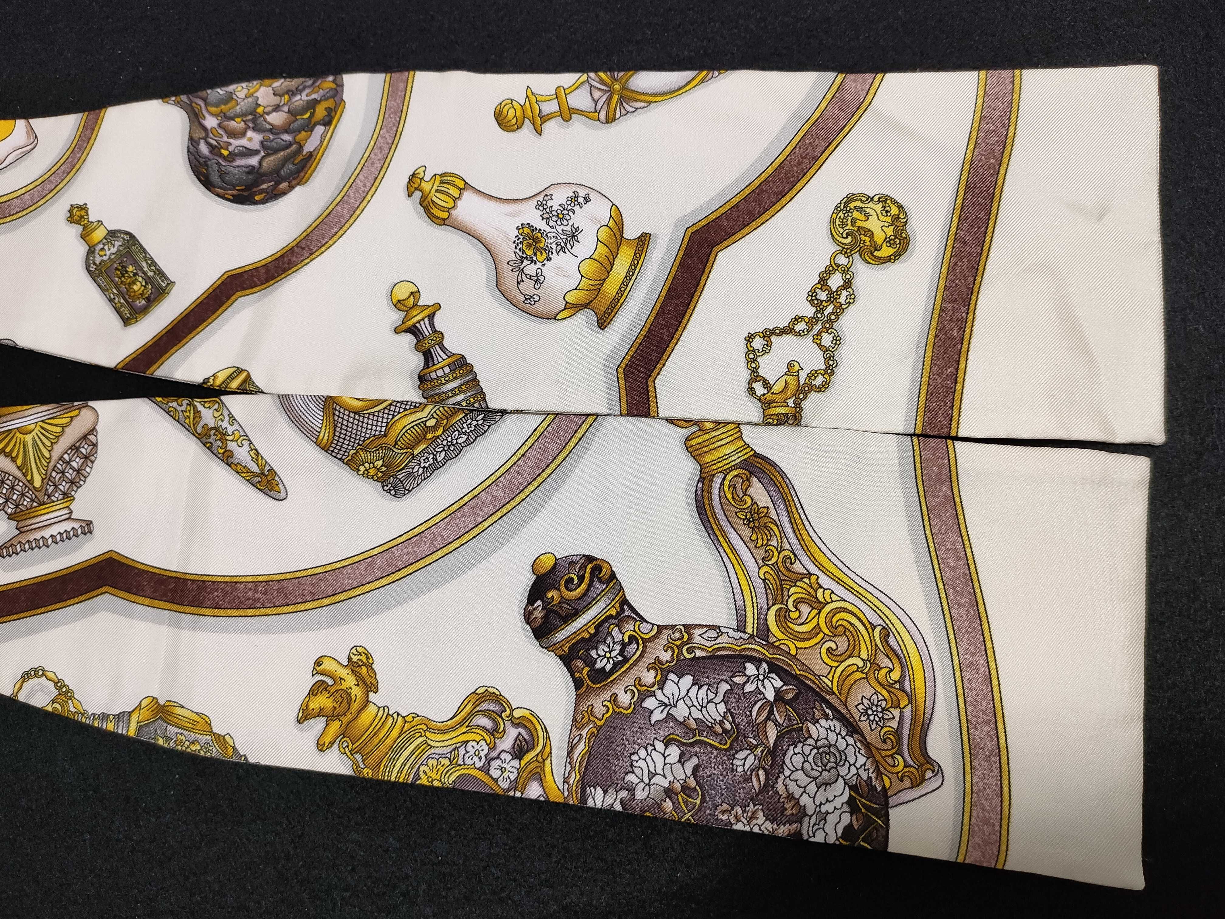 Hermes Silk Twilly Scarf Qu'importe le flacon Pattern