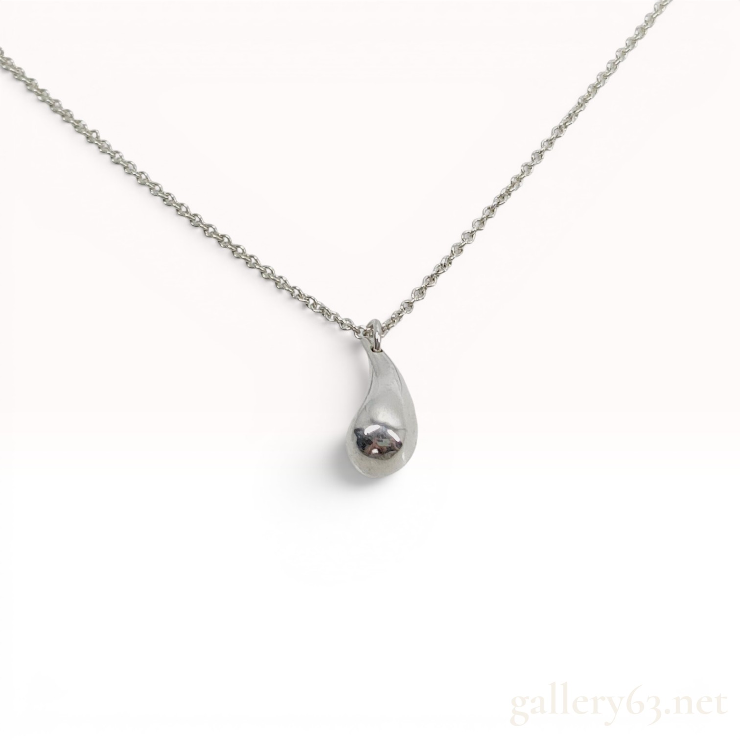 Tiffany and Co. Elsa Peretti Sterling Silver Teardrop Pendant Necklace