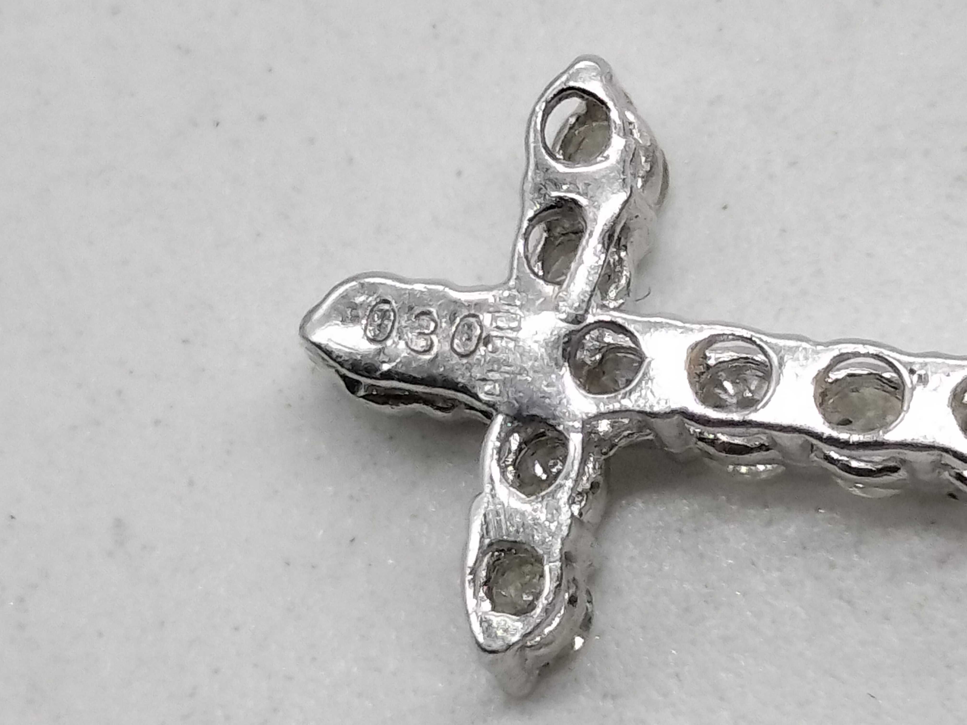 Natural Diamond Cross Pendant in Pt900 Platinum