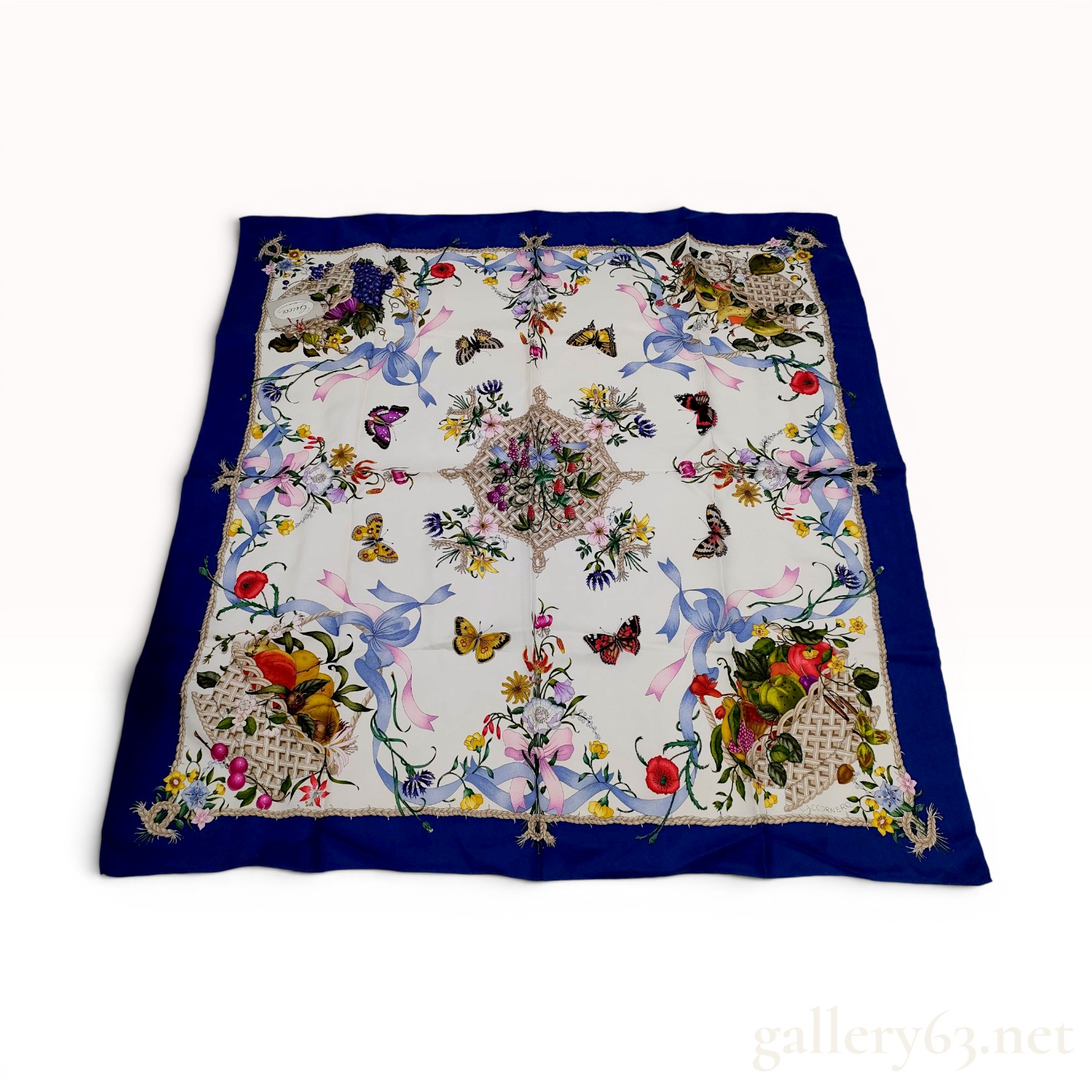 Gucci Vittorio Accornero Flora Silk Scarf