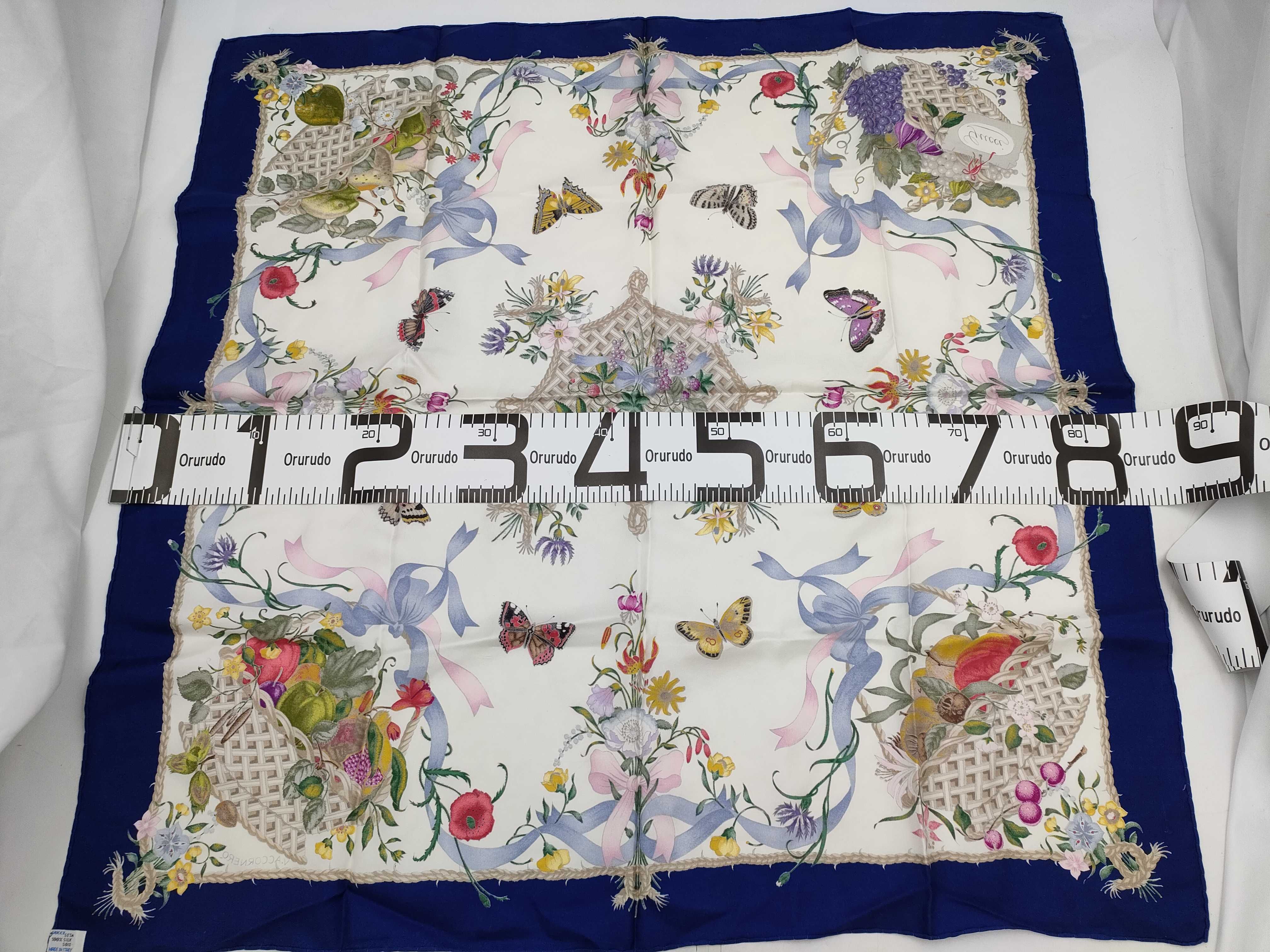 Gucci Vittorio Accornero Flora Silk Scarf