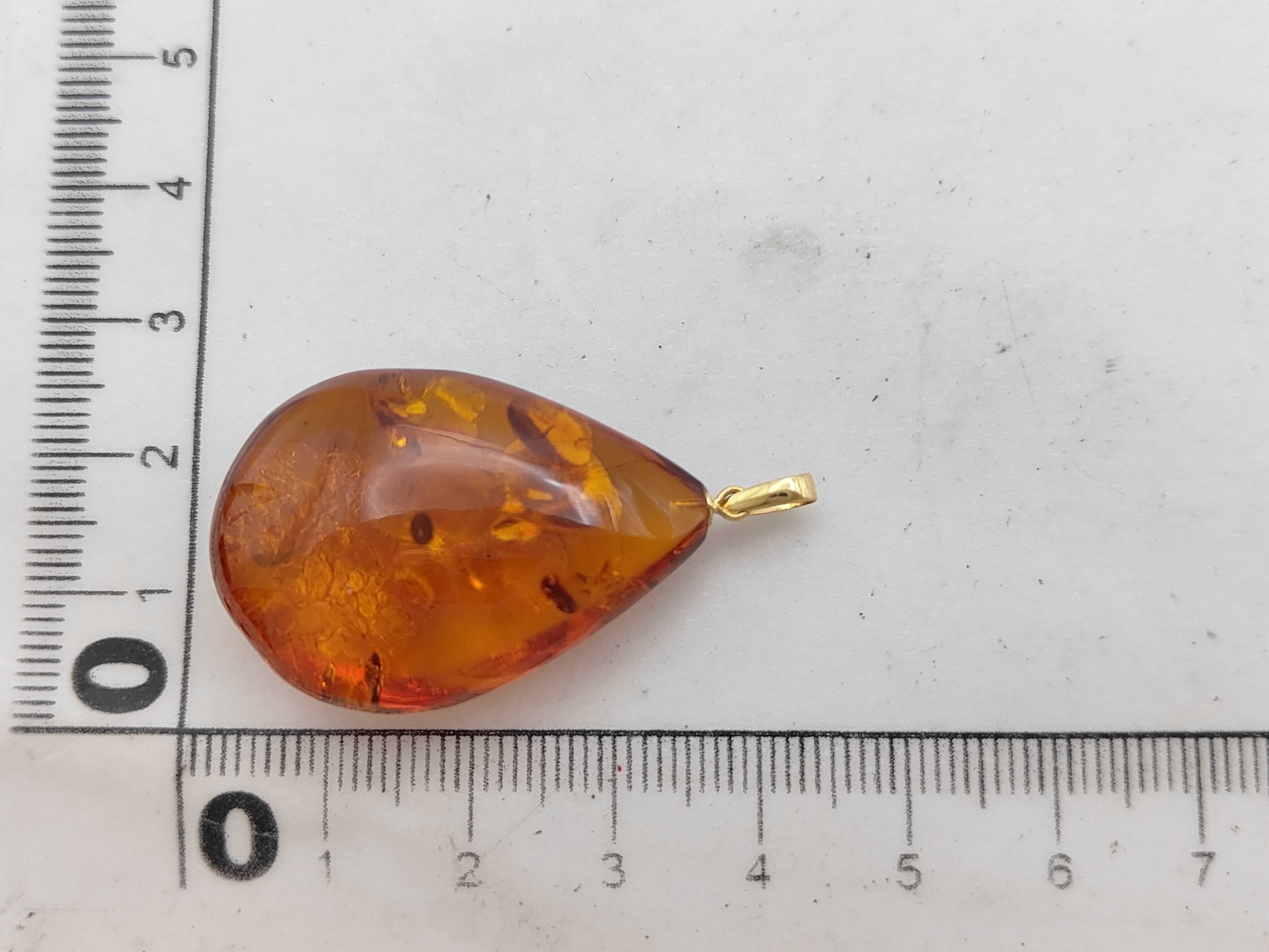 Baltic Amber and 18K Yellow Gold Teardrop Pendant