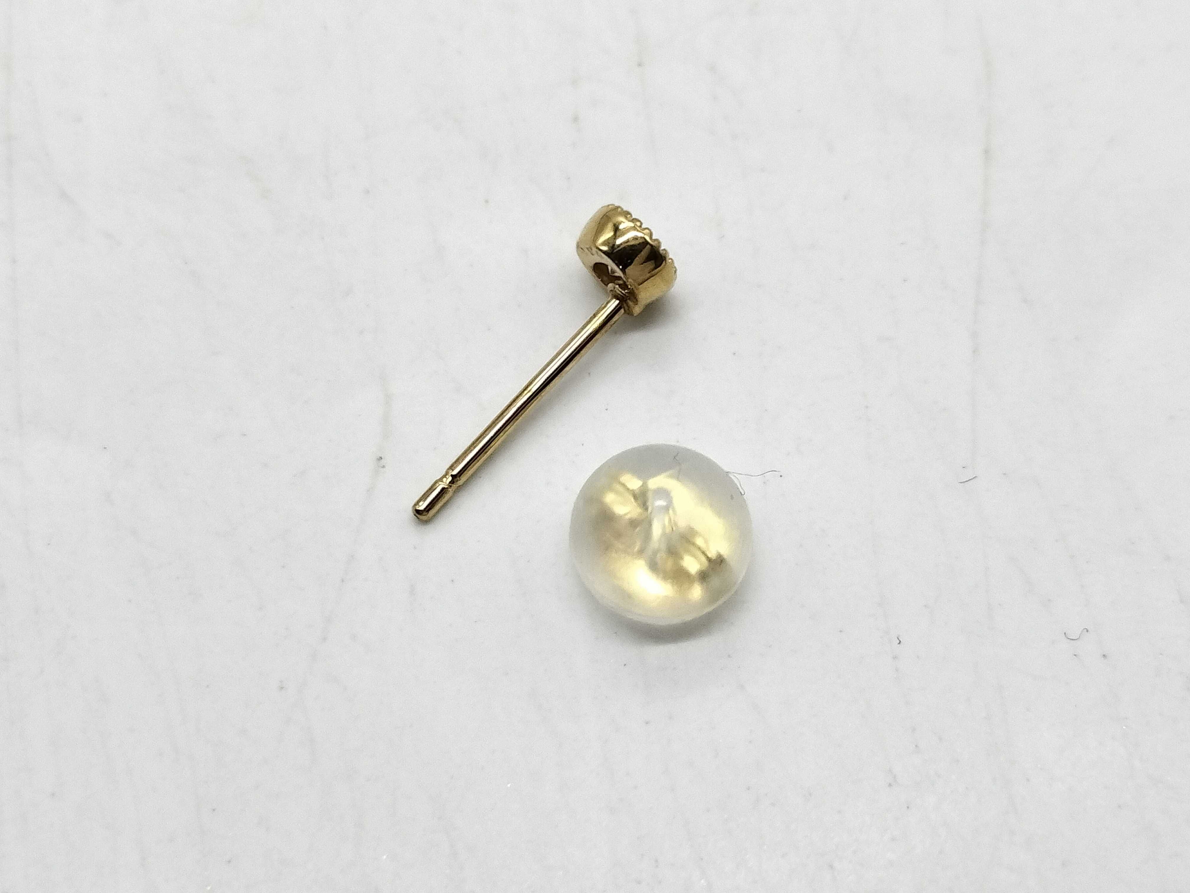 A Pair of Diamond and 18K Yellow Gold Stud Earrings
