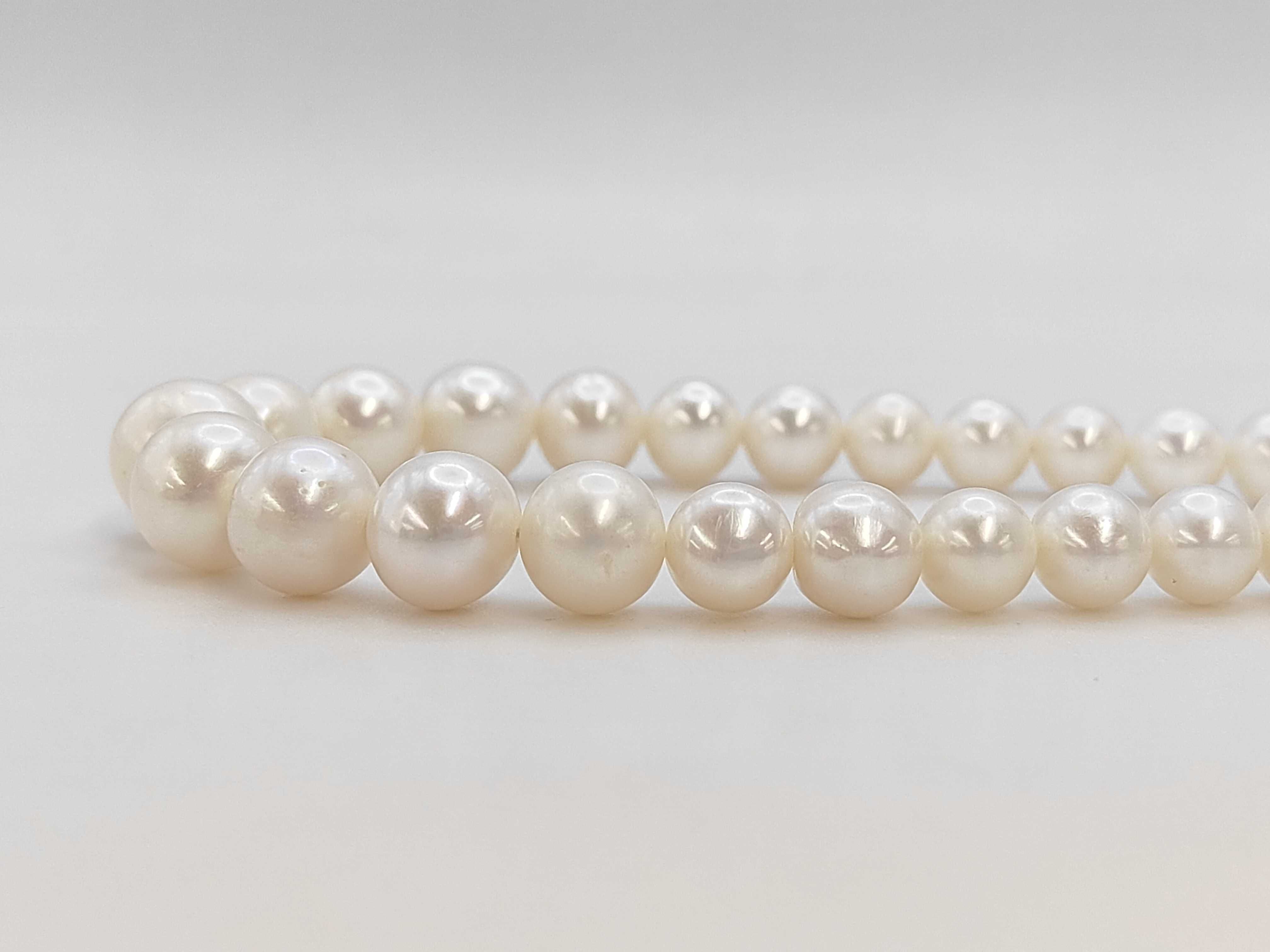 Graduated White Cultured Pearl Strand Necklace with Silver Floral Clasp