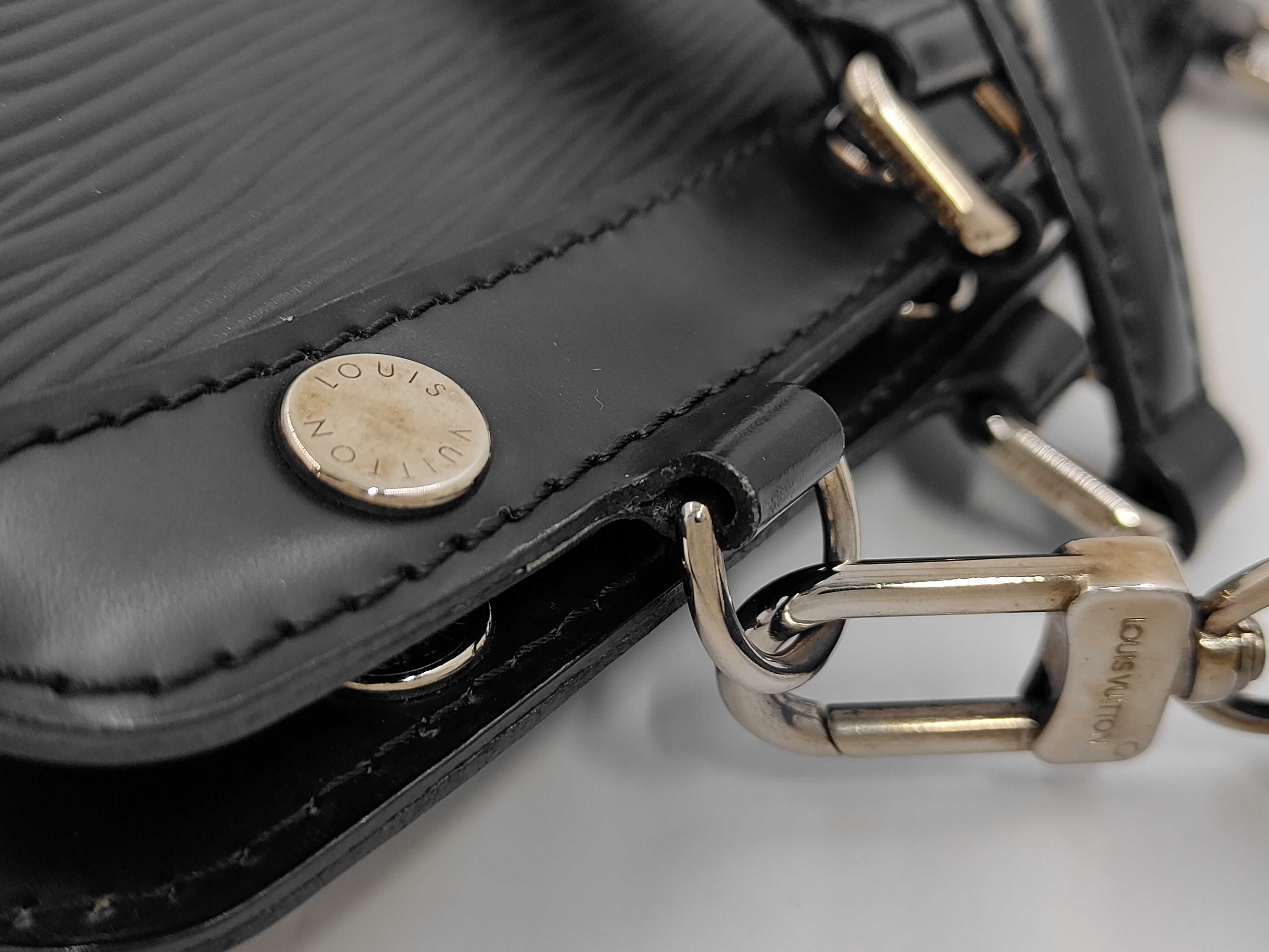 Louis Vuitton Black Epi Leather Brea MM Handbag