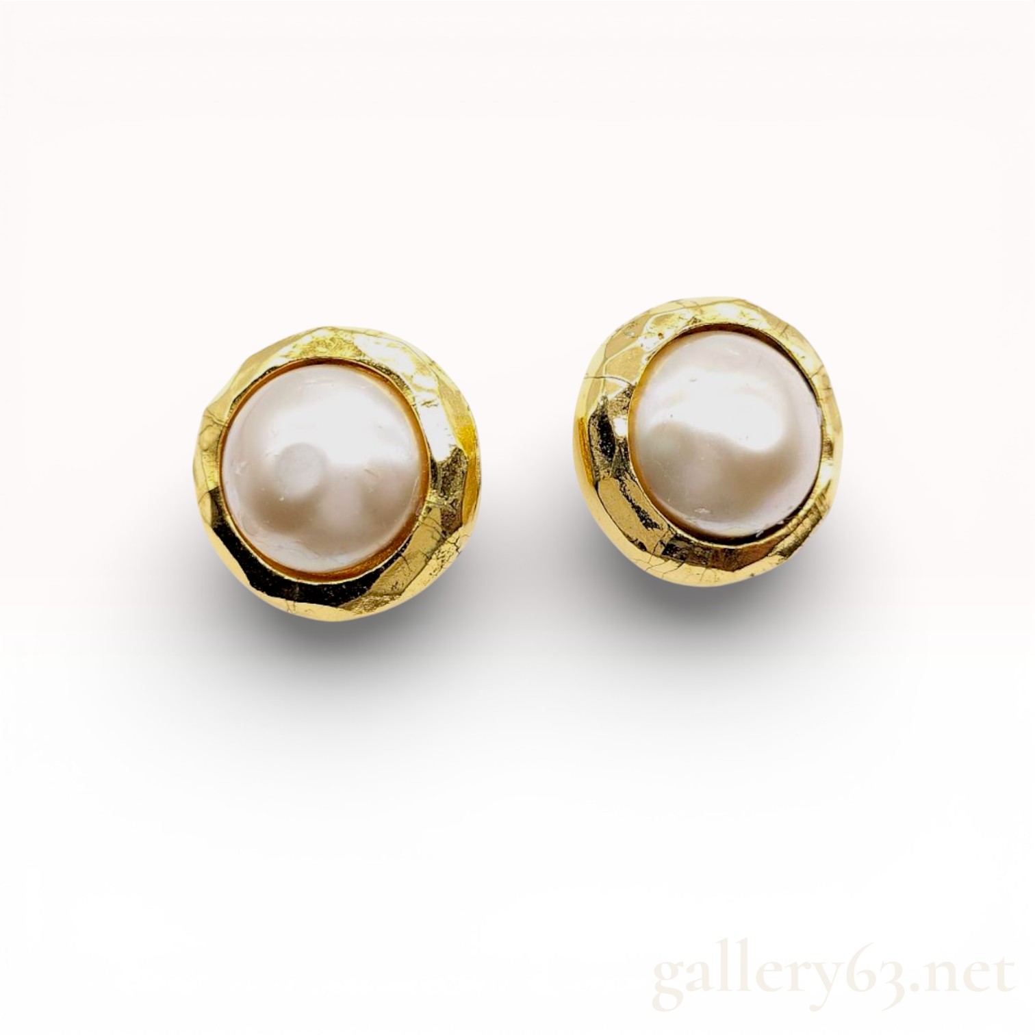 1980s vintage Chanel Mabe Pearl Gold Plated Earrings