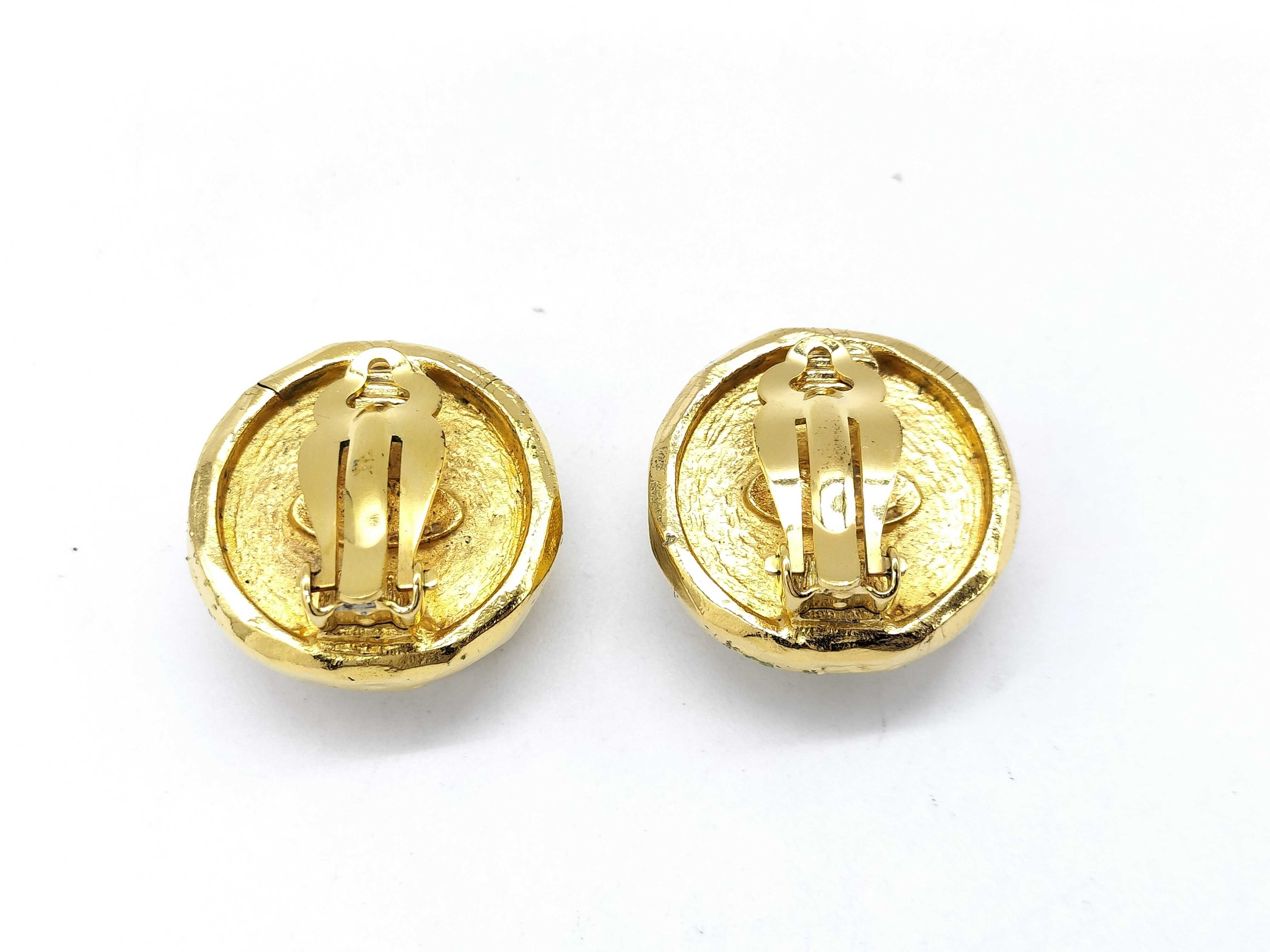 1980s vintage Chanel Mabe Pearl Gold Plated Earrings