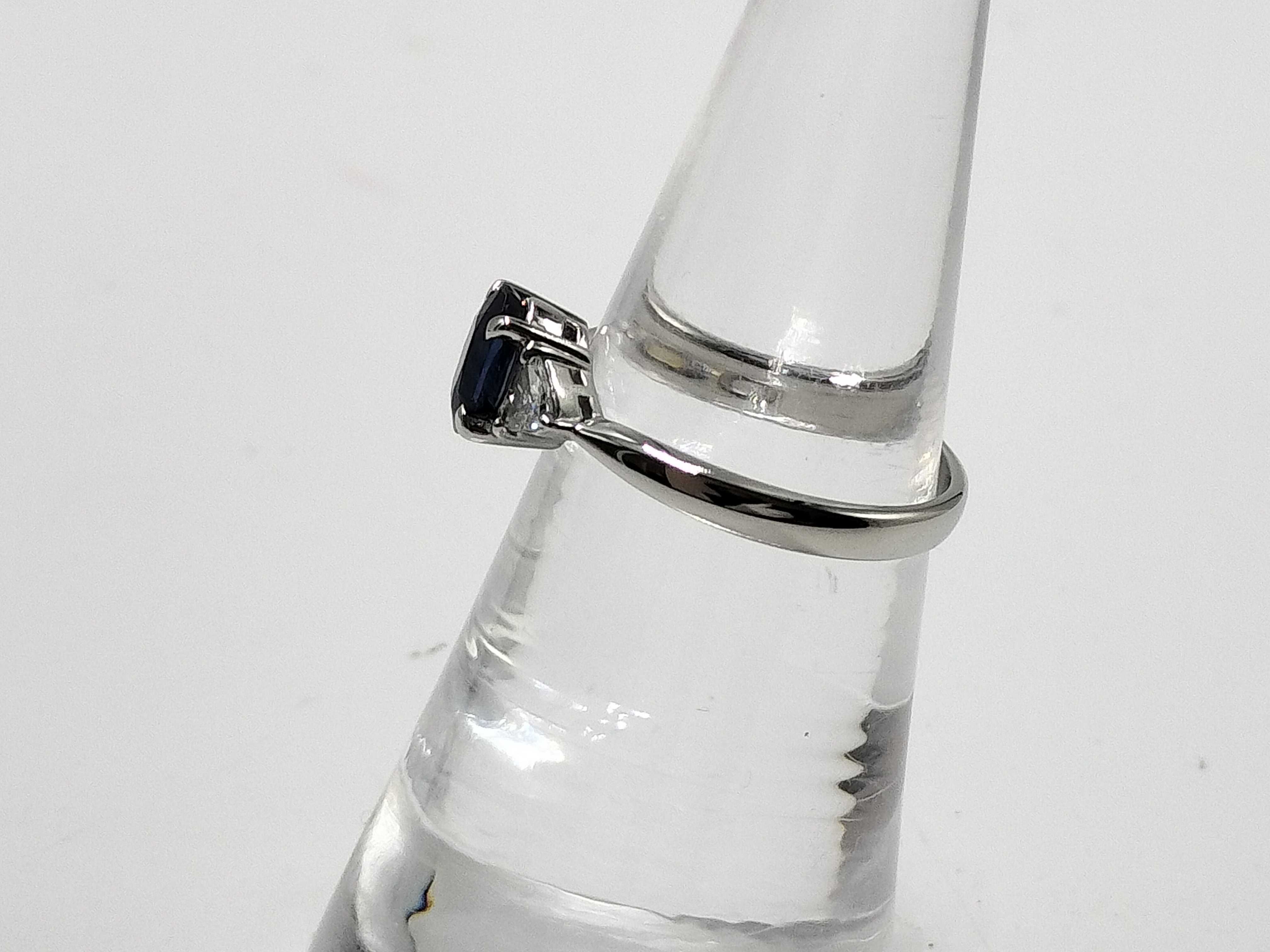 Pt900 Platinum Sapphire and Diamond Three-Stone Ring