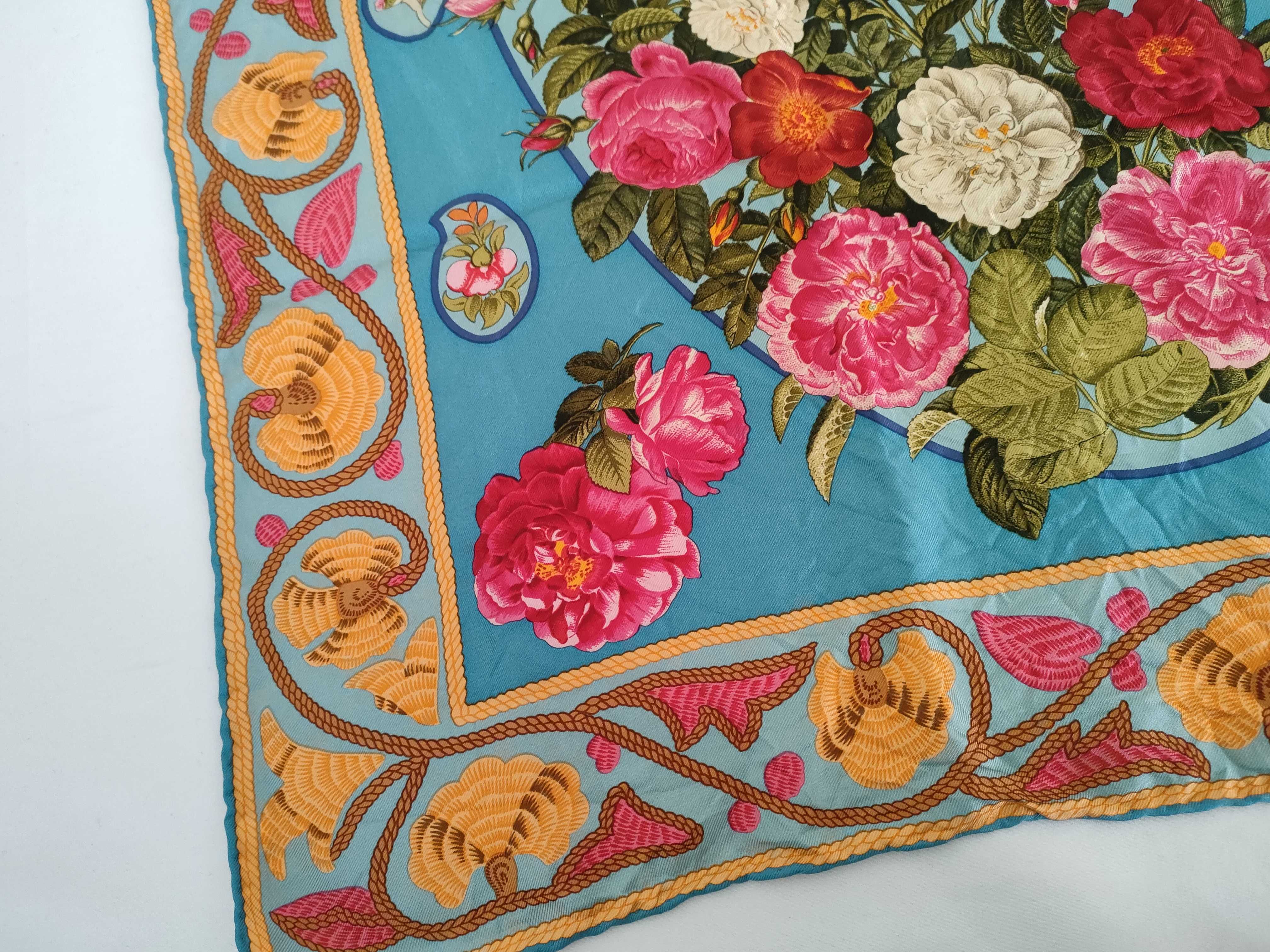 Large Gucci Silk Scarf with Floral and Paisley Pattern