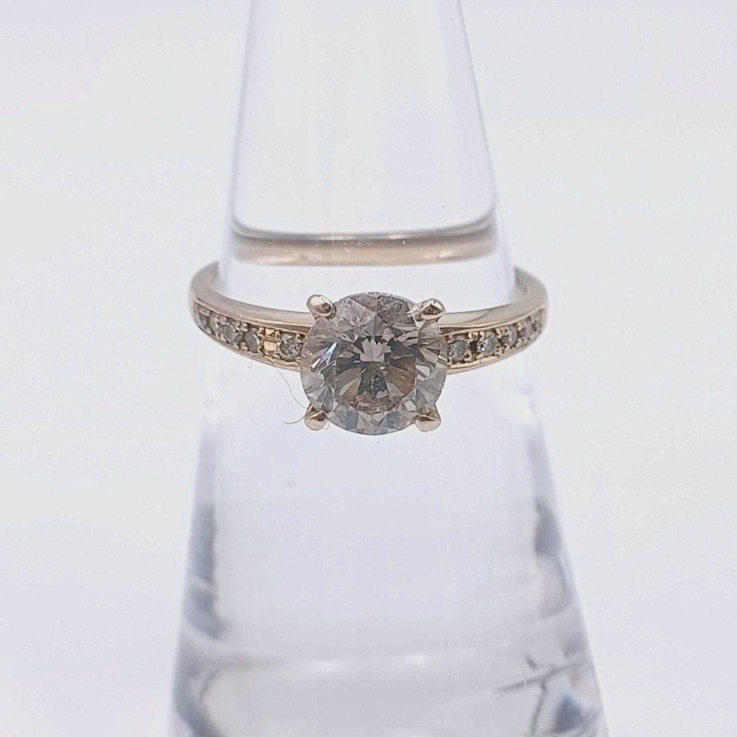 18K Gold Ring with 1.34 Carat Round Brilliant Cut Champagne Diamond and Accent Diamonds