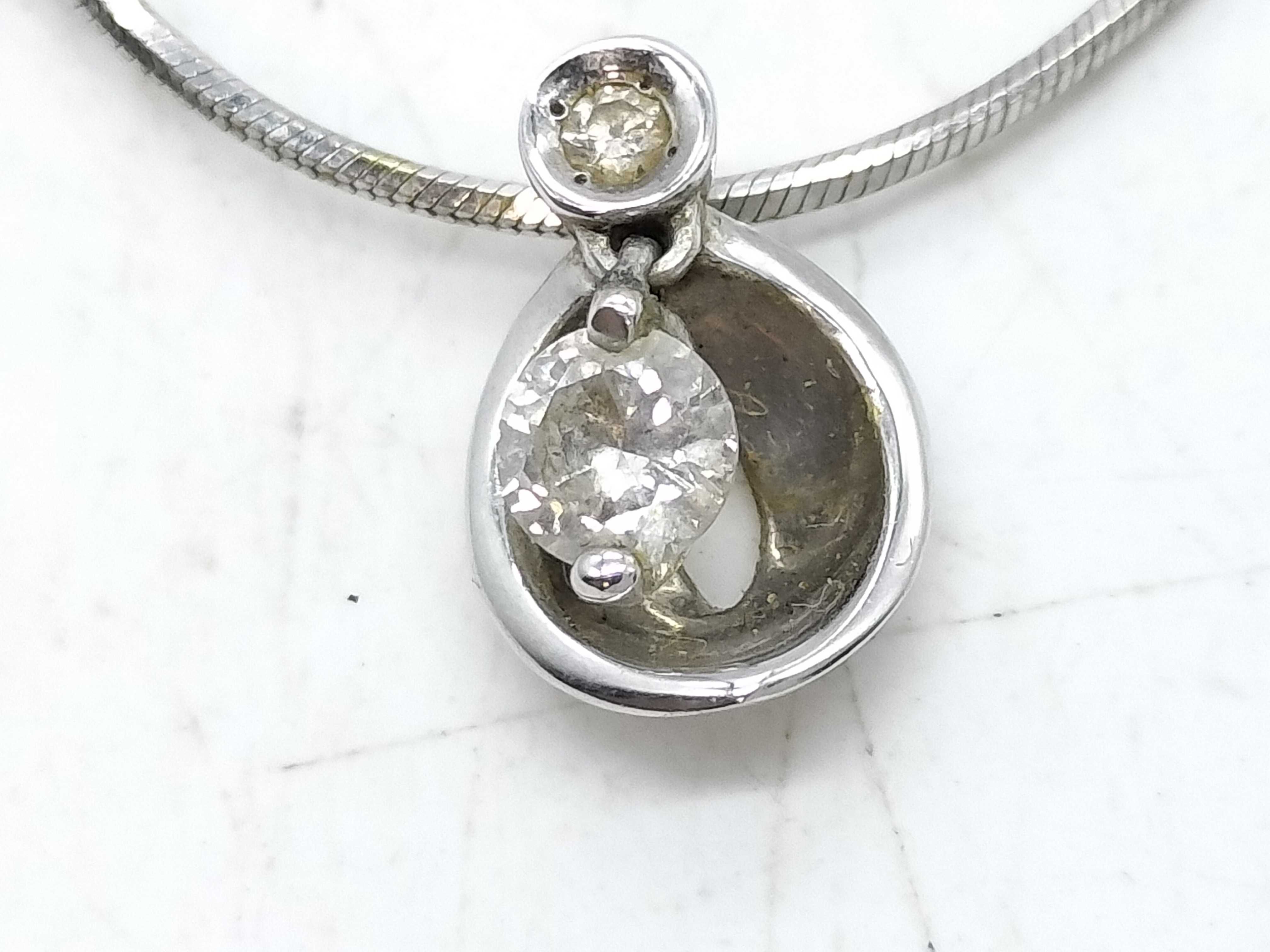 10K White Gold and Diamond Pendant Necklace