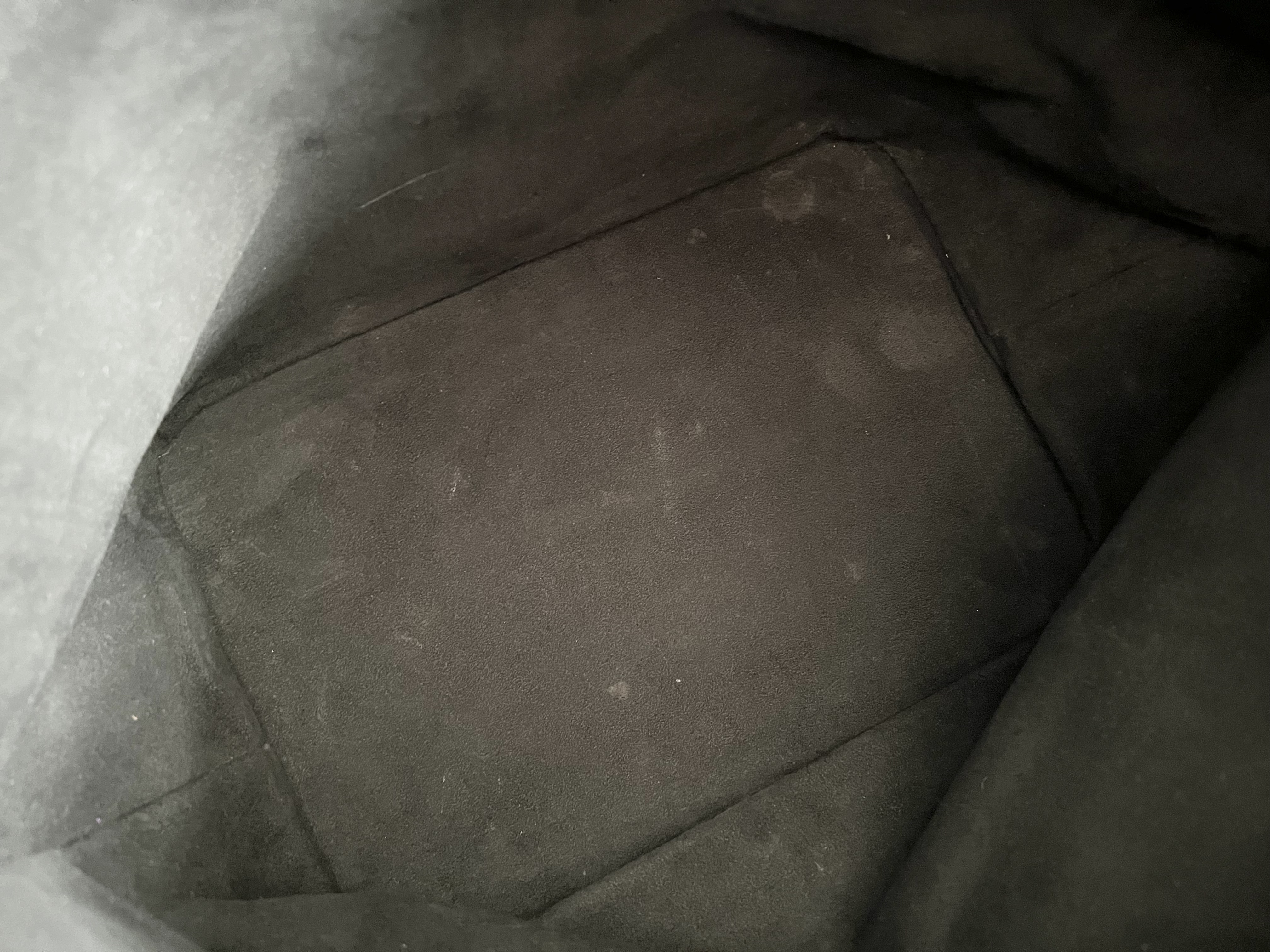 Louis Vuitton Noe Bucket Bag in Noir Epi Leather
