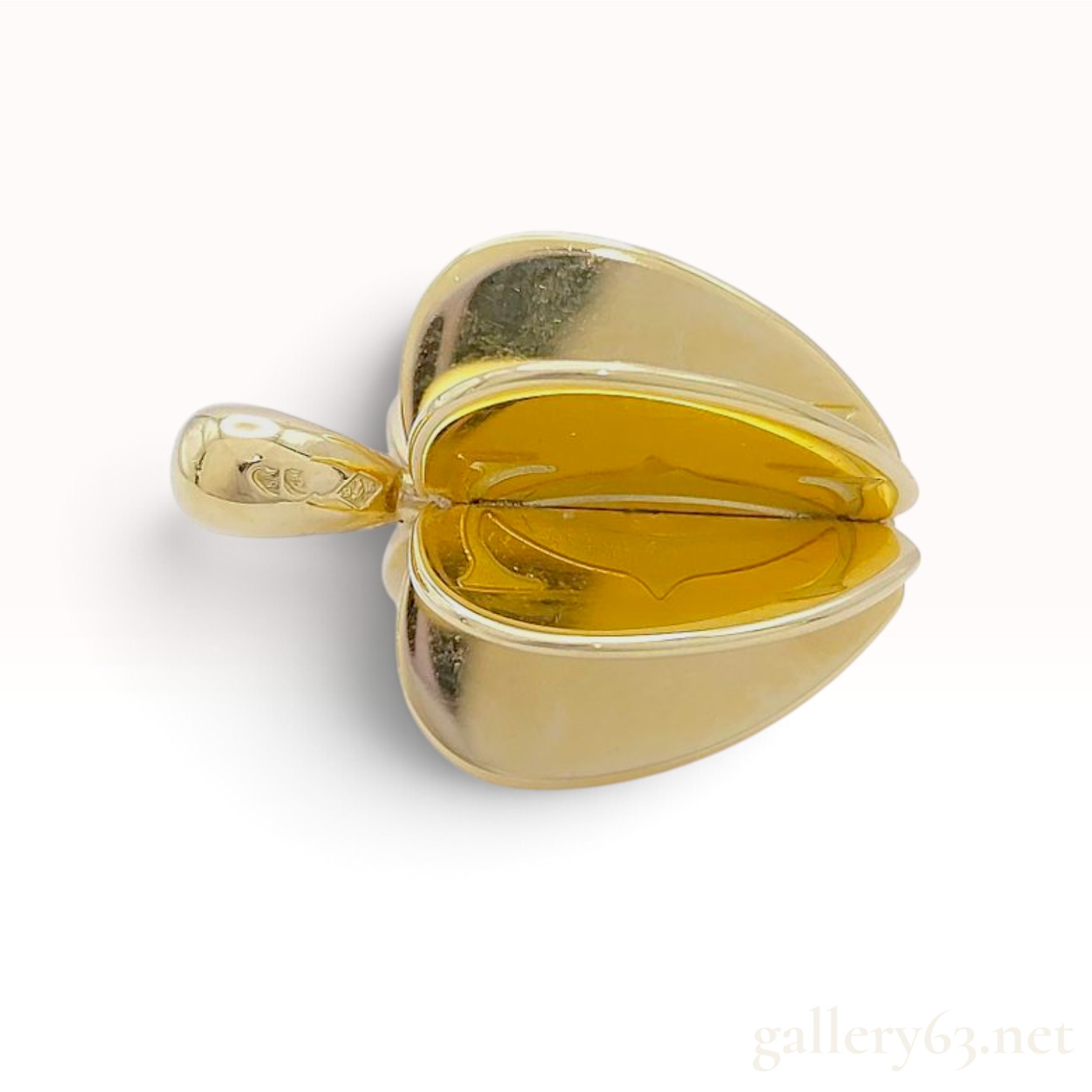 Cartier French 2000's 18 Karat Yellow Gold Golden Apple Pendant