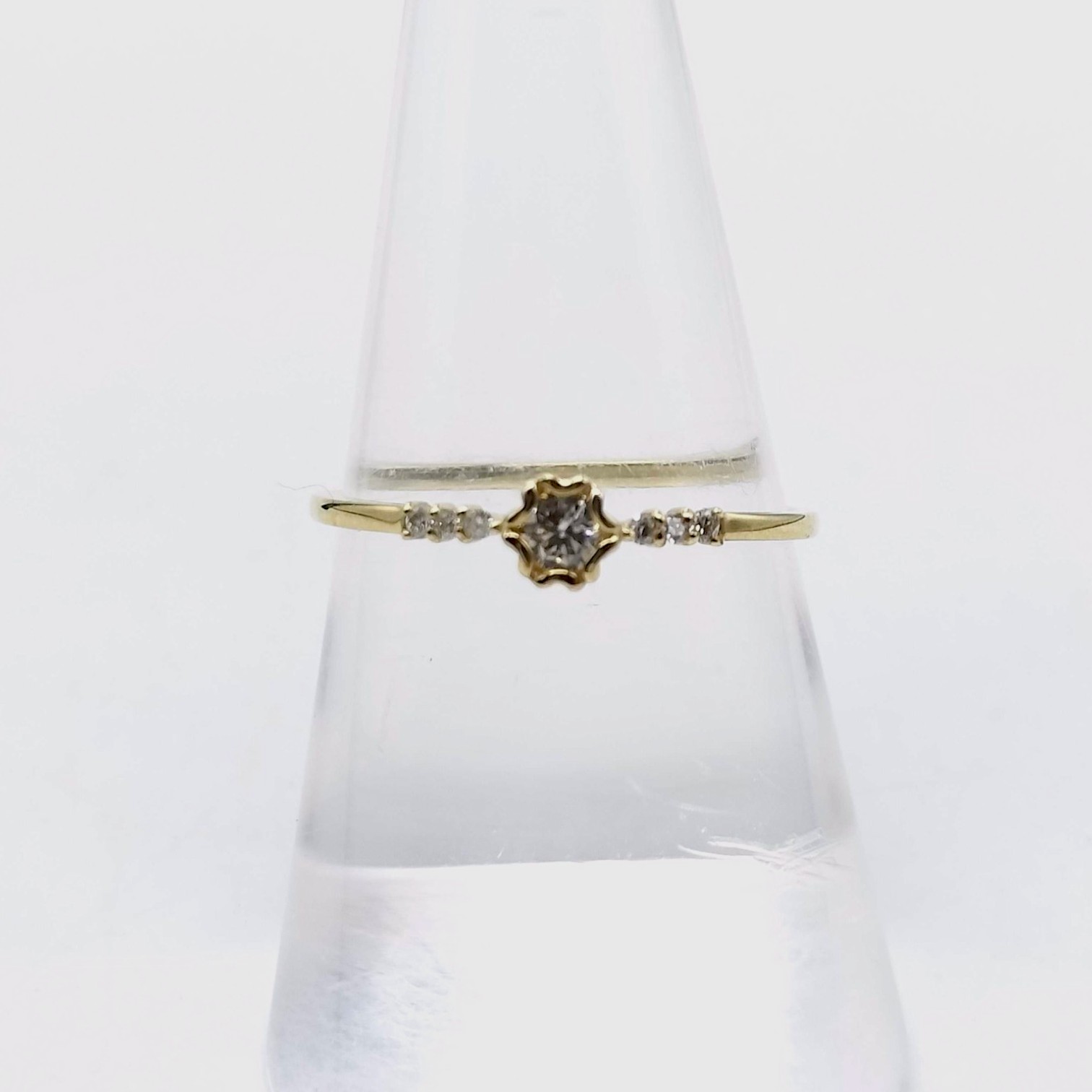 18K Yellow Gold and Diamond Floral Motif Dress Ring