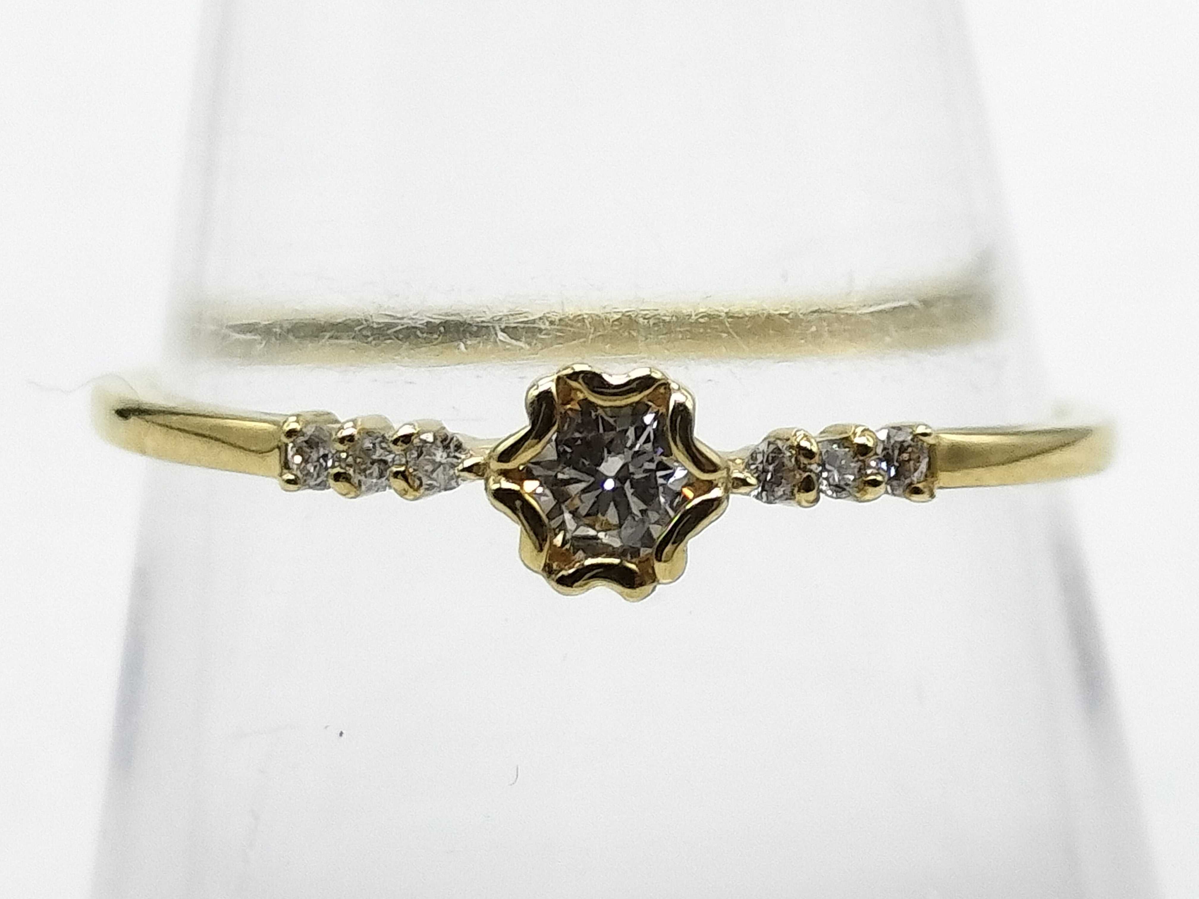 18K Yellow Gold and Diamond Floral Motif Dress Ring