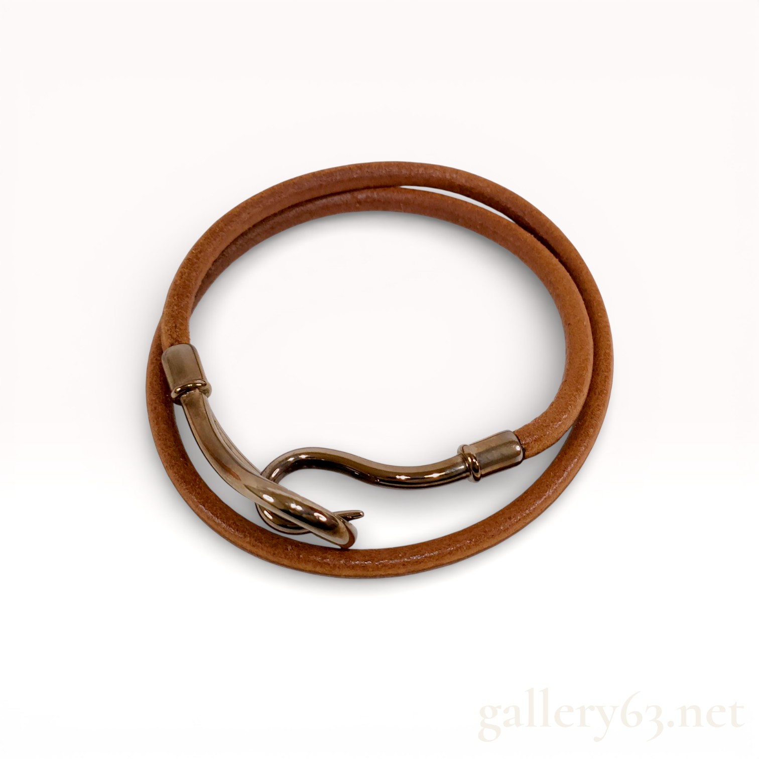 Hermes Jumbo Hook double tour bracelet in brown leather with palladium-plated hardware