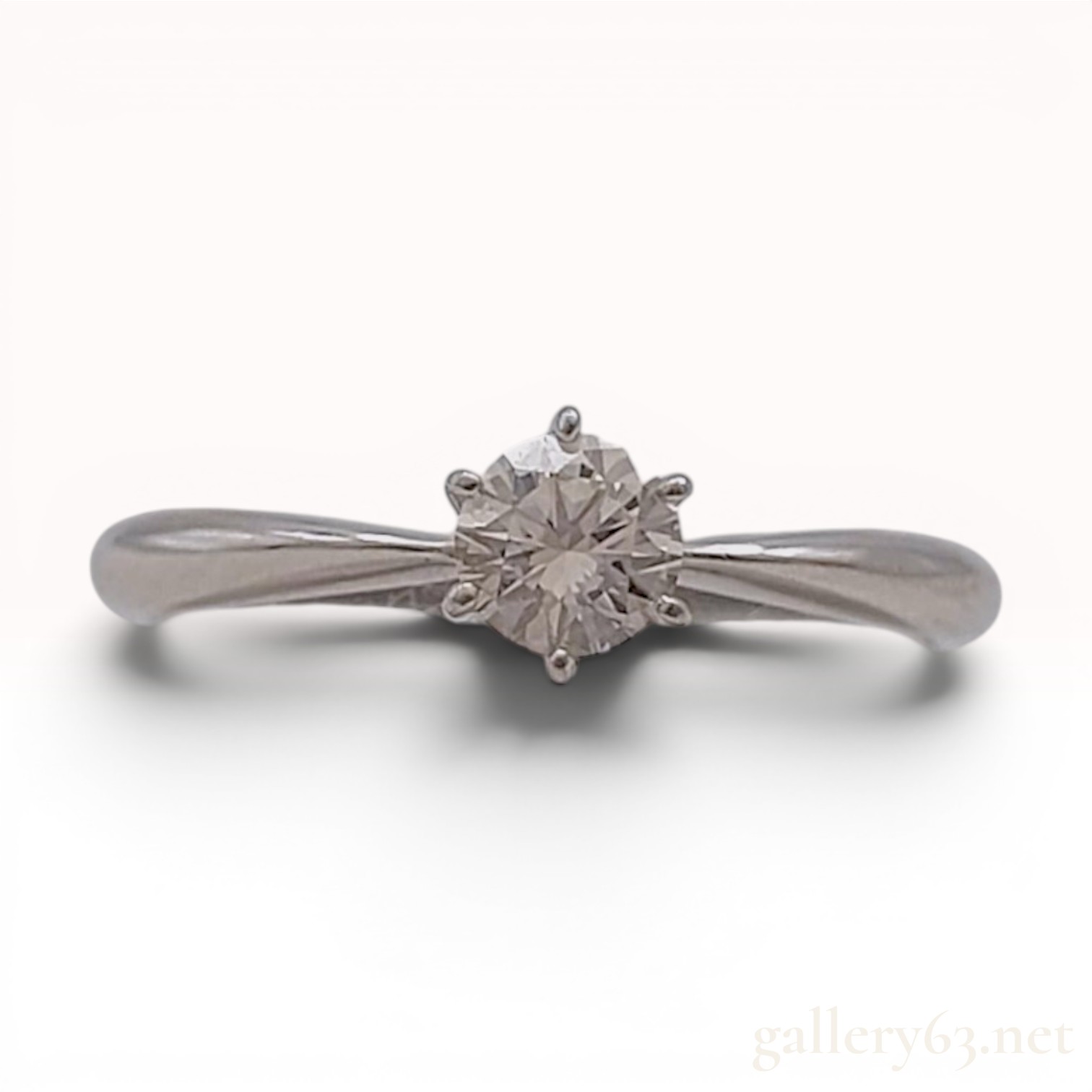 E-VVS2 Platinum Diamond Solitaire Ring with Diamond Gallery Accents