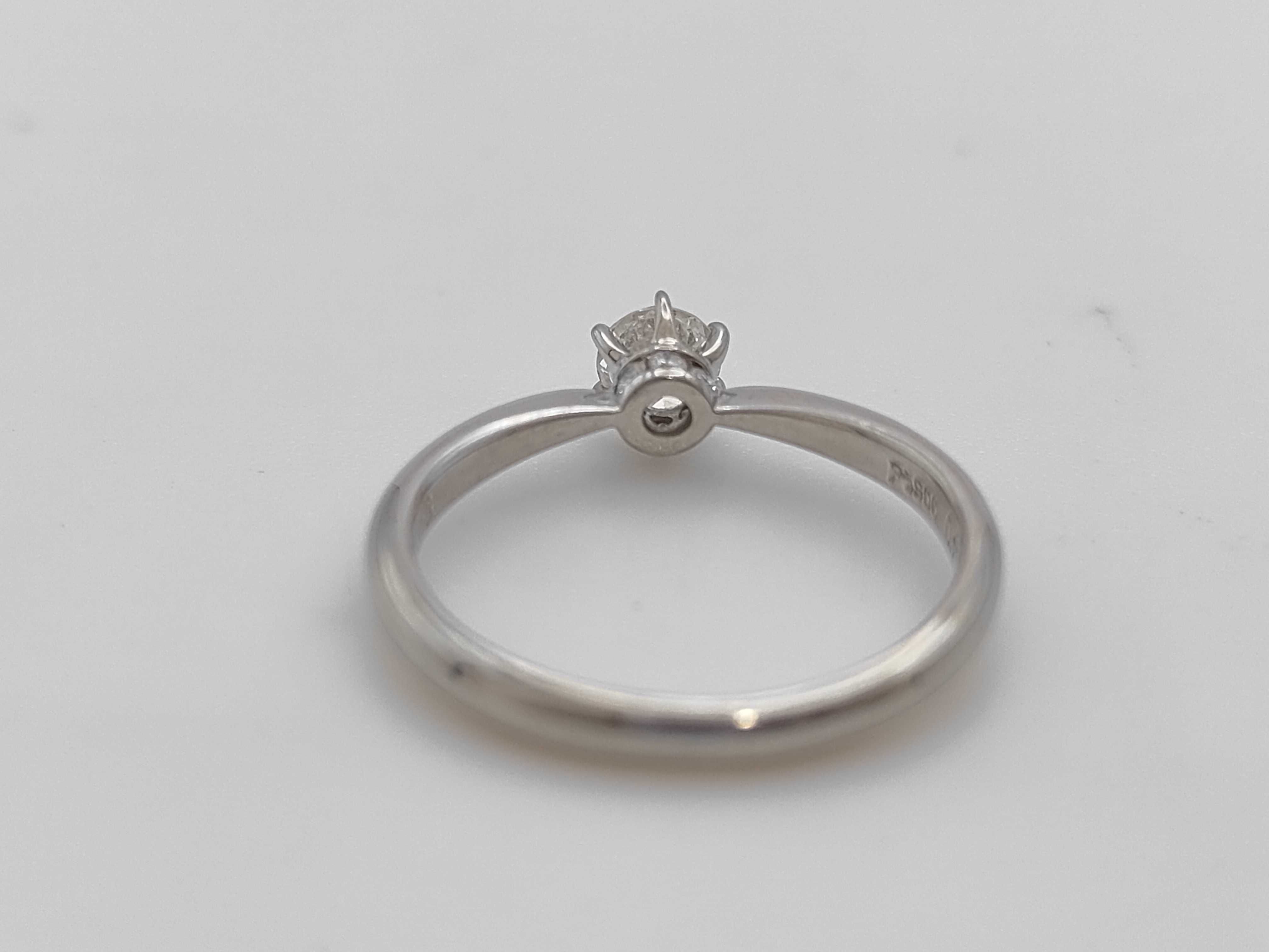 E-VVS2 Platinum Diamond Solitaire Ring with Diamond Gallery Accents