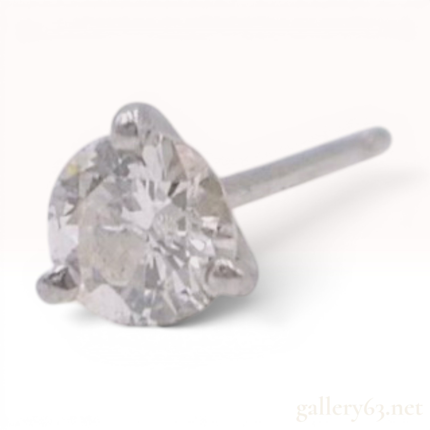 Single Round Brilliant-Cut Diamond Stud Earring in Platinum