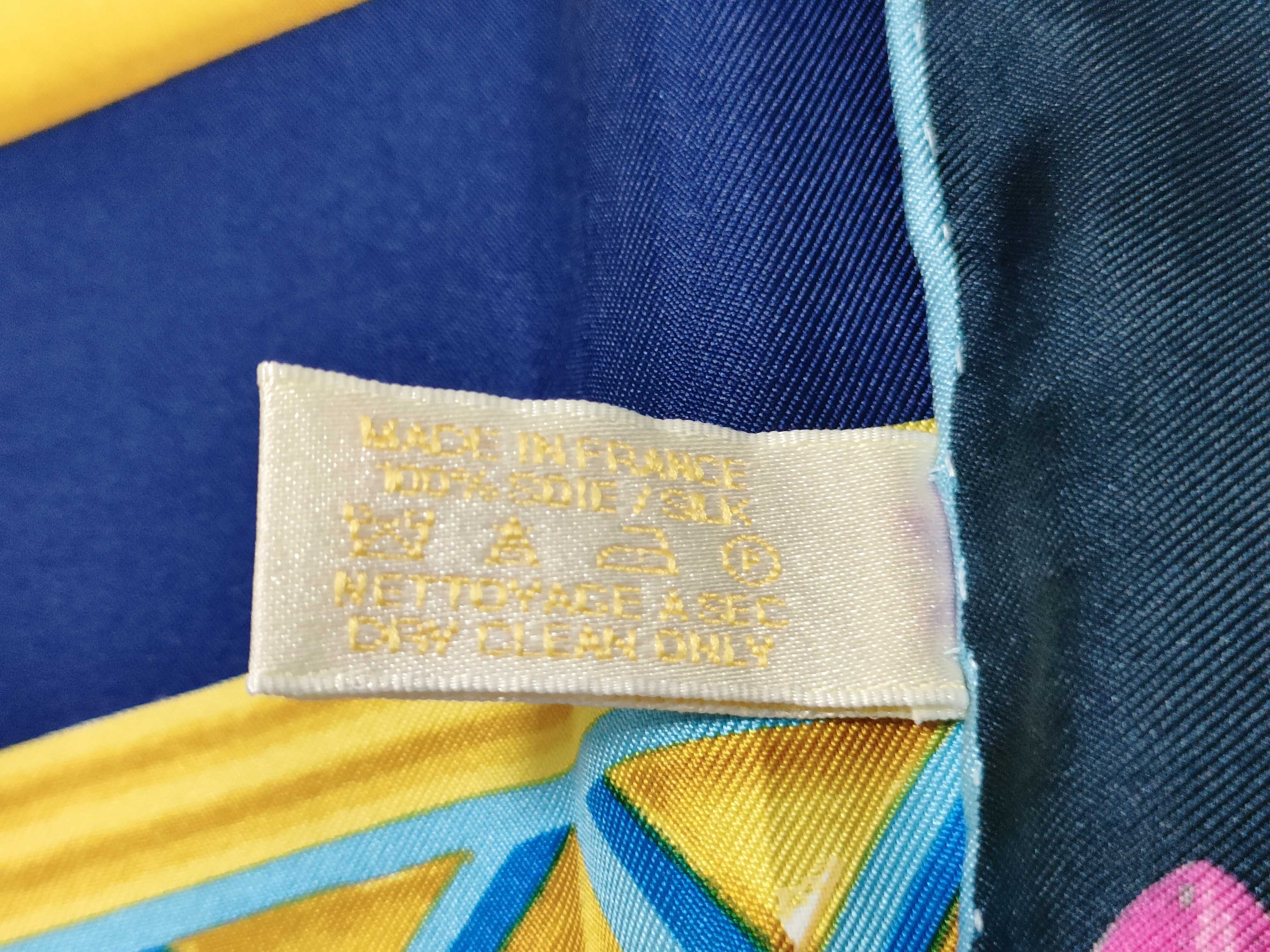 Must de Cartier La Route des Indes Silk Scarf