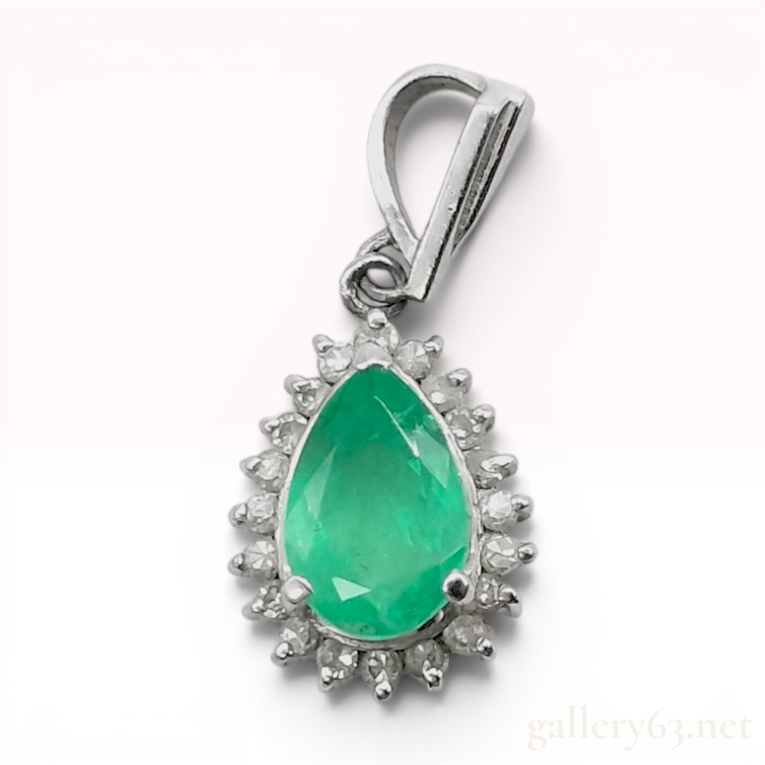 Pt900 Pear Shaped Emerald and Diamond Halo Pendant